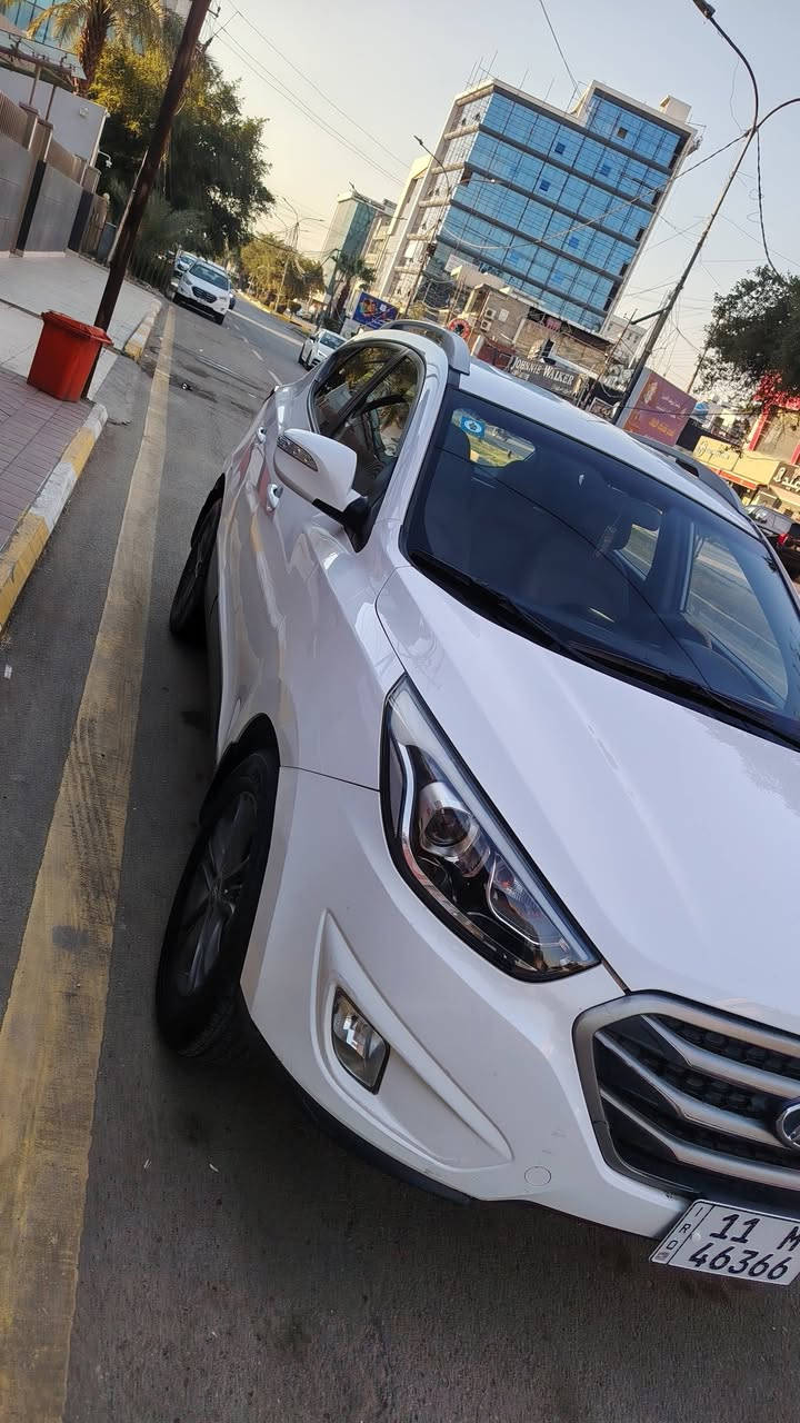 سلام عليكم تقبل الله صيامكم 
للبيع فقط . توكسان خليجي 
موديل 2015 مواصفتها معروفة 
محرك 2000 مامفتوح ع الشركة 
ماشية 130
السيارة مكفولة من الحادث والصبغ والتبديل والبارد حتى الدعاميات
سونار مرفق مع الصور . صارلها ٤ سنوات عندي
سنوية بسمنا رقم انگليزي بغداد هزة جديدة تبريد ثلج مابيها اي نقص خير من الله .ناعمة كلش  سعرها ١٥٣ بيها مجال بسيط حگ جيتك مكاني بغداد دورة شراي اتصل وتعال شوفها وافحص براحتك ... 
***********
***********
