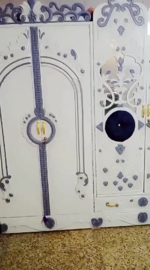 السلام عليكم غرفه تفصال عراقي وتصميم تركي الغرفه بعده جديده ما مستعمله شي قليل سعرها 650وبيهه مجال لاستفسار *********** المكان بغداد حي العامل مقابيل الدفاع المدني
