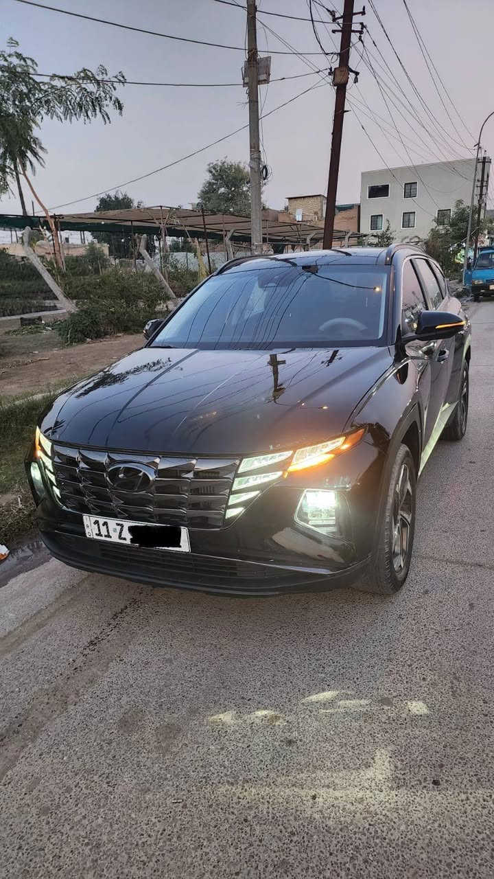 السلام عليكم
هونداي توسان هايبرد للبيع
موديل 23 
كير بيانو
لون اسود 
داخل جلد 
تبريد شاشة
وارد امريكي دفع رباعي 4*4 نظام Htrac
  مرقم بغداد 
فئة   Sel Convenience فول مواصفات عدا الحركة بالريمونت 
ماشية 48000 ميل بعدها على مشي امريكا وحتى الكتلوكات بعدها بيها 
١- بانوراما 
٢- شاشة كبيرة ابل كار بلي واندرويد اوتو وفول تحكم بالستيرن وشفتات قيادة 
٣- كيجات دجتال ويتغير شكلهن حسب وضعية القيادة 
(ايكو-سبورت-سمارت-والثلج)
٤- رادار امامي ومراقبة الشارع كامرة بالجامة الامامية وردارات جانبية النقط العمياء وتحديد مسار وقيادة آلية ومثبت سرعة 
٥- كامرة خلفية
٦- كشنات جلد وكهرباء وتدفئة كشنات 
٧- بصمة ابواب وتشغيل ، وتشغيل عن بعد 
٨- لايتات امامية led وخلفية led 
٩- صندوق كهرباء وبي ٣ وضعيات لزاوية الفتح 
١٠- دفلوك يقفل الاكسلات الامامي والخلفي 
١١- مساعدة النزول من المنحدرات
١٢- اوتو هولد 
١٣- ستارت اند ستوب ، يطفي السيارة من توكف 
١٤- سايد بريك دكمة 
١٥- شحن تليفون واير ليس 
١٦- تبريد مناخين منفصل وتبريد قطعتين امامي وخلفي 
١٧- ويل حجم 19
١٨- انارة داخلية led 
١٩- مراية الوسطية بيها تعتيم اوتو دم
٢٠- دركة حياكة
السيارة بيها بنيد مبدل اصلي .
الدعامية اصلية نفس اللون. 
ايرباك سليم
مكان السيارة بغداد
للتواصل    ***********

