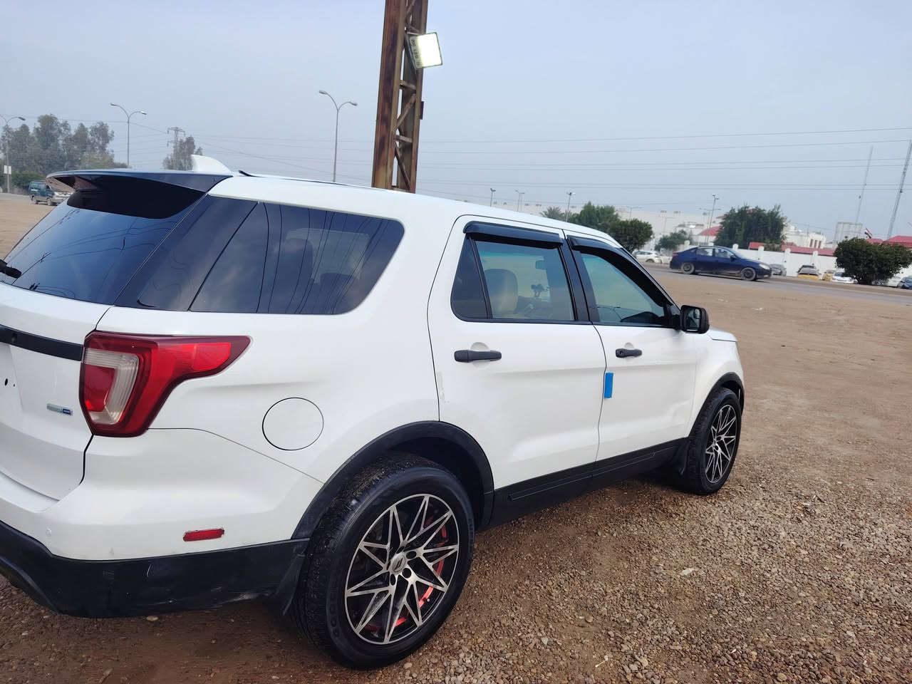 السلام عليكم ورحمة الله وبركاته فورد إكسبلورر بوليسي 2016 رقم بابل للبيع السعر 155 وبيه مجال السنويه والغرامات العليه عليه انته تاخذ صافي بأسمك ما أكثر كلام تجي جيك وتاخذ سونار وتراي وتقتنع يله نتكاتب موجود واتساب ***********
