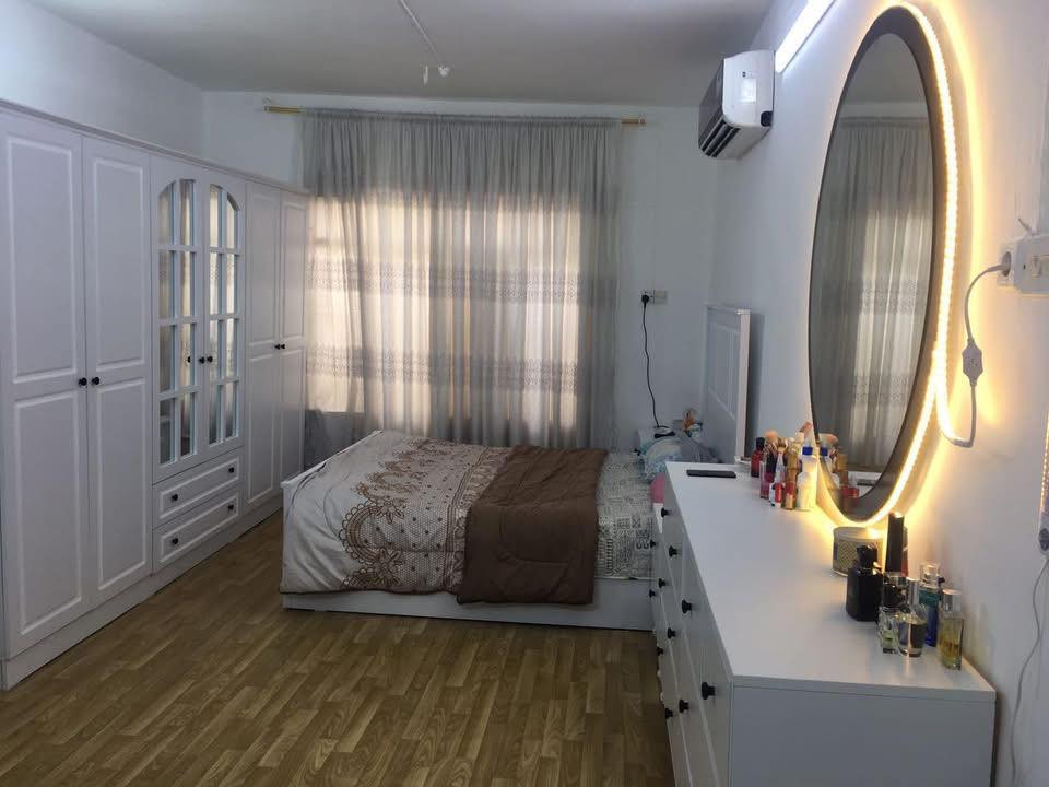 (1673)
دار للبيع 200 متر طابقين طابو صرف موقع مميز جداً على شارع عريض 

محتويات البيت/ 3 غرف نوم و هول و استقبال و مطبخ و صحيات و كراج 

الموقع/ حي الخضراء مقابل انشائيات ايمان 

السعر/ اضغط الرابط 
https://t.me/AlFayslrealestate***********/3045

__________________________

للاستفسار مراسله الصفحة على 
الرسائل الخاصه 

‌‎او الاتصال بالارقام⬇️📞 
***********
***********

او زيارة ⬇️⬇️⬇️

(( مكتب الفيصل))

📍 كركوك/ نهاية شارع القدس /
(مجمع فلوريا) قرب من مصرف اهلي العراقي 

او 
مشاهده صفحات المكتب على 

(فيسبوك) https://www.facebook.com/profile.php?id=100066592845440&mibextid=LQQJ4d

(تلكرام) https://t.me/AlFayslrealestate***********

(انستكرام) https://instagram.com/al_faisal.iq

 ___
‌‎🏡 الفيصل للعقار_AL FAYSAL 🏡
‏AL-FAYSAL (Real estate & Contracts)

* نستقبل جميع عروضاتكم السكنية 🏠 والتجارية 🏡 بكافة مناطق كركوك
