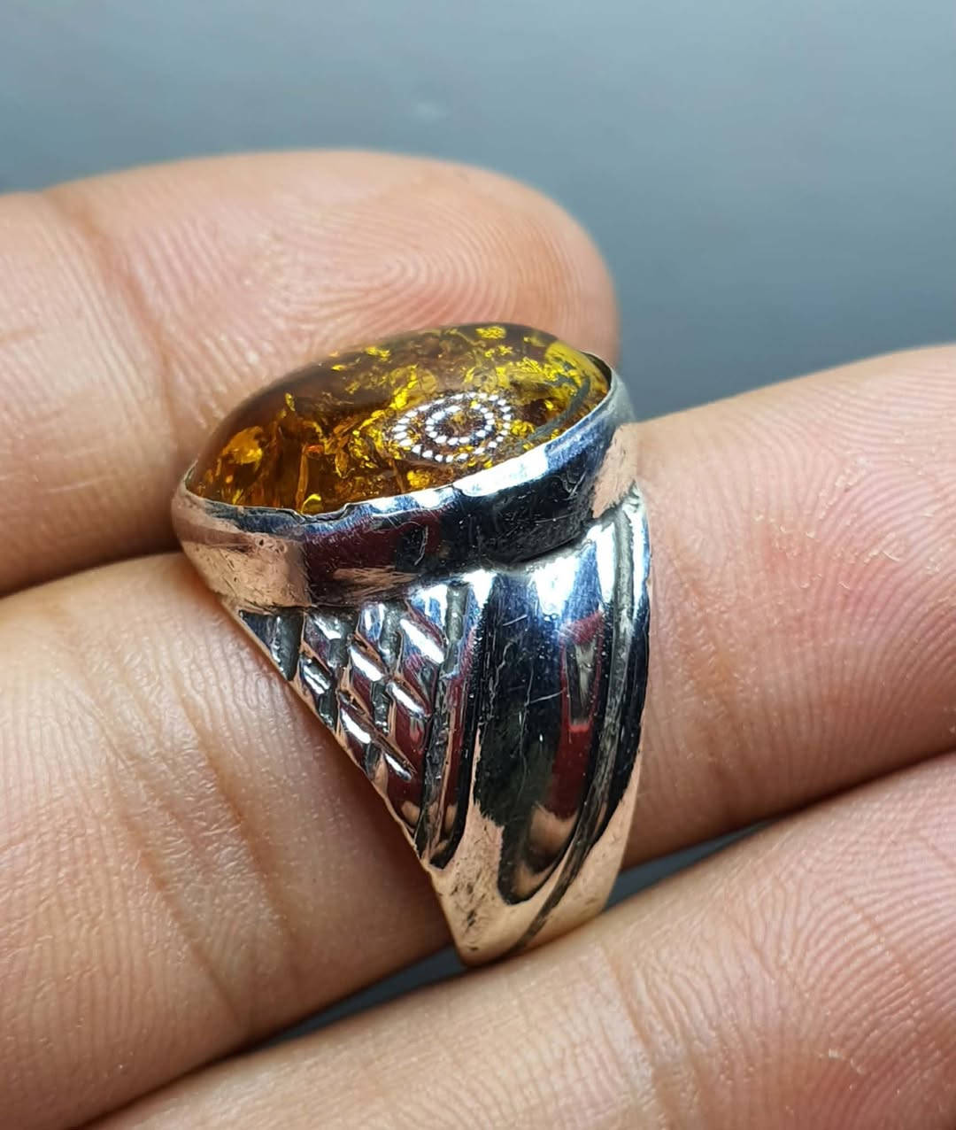 ماشاءالله…كهرب روسي قديم بصياغة انتيك قديمة للبيع السعر 80 الف
***********
