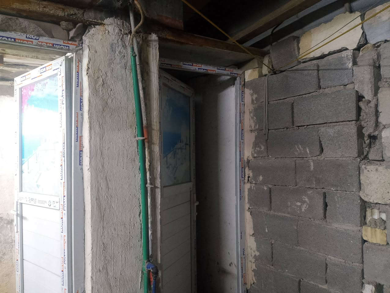 السلام عليكم بدي بيت مساحه 110 منطقه البلديات المعسكر قرب صوره السيد بيت بناء بلوك ابيع بشعر قاع واجهه سته في 20***********
