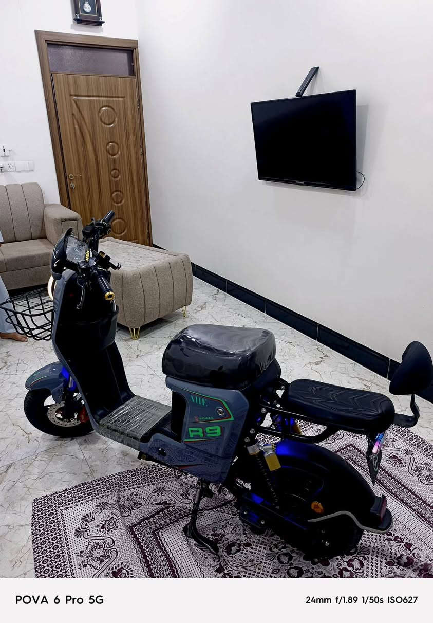 دراجه شحن R9للبيع
موديل 2026
5بطاريات لايت عالي ناصي اشارات يمين يسار دبل اشاره 4سرعات سماعات بلوتوث نضام رجوع على خلف نضام قفل بريك شاحنه اصليه تشغيل سويج تشغيل نظام كارت تشغيل عن بعد شرط ملف وعقل 
السعر 475 الف وبي مجال التواصل رقم التلفون ***********
