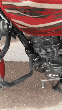 سلام عليكم دراجه تي في اس  رقم وسنويه  جديده ومرتبه  ونضيفه فقد امفيلسه الدراجه جديده ماشيه 18الف تحويل ثاني يوم استفسار اكثر. على الرقم***********
