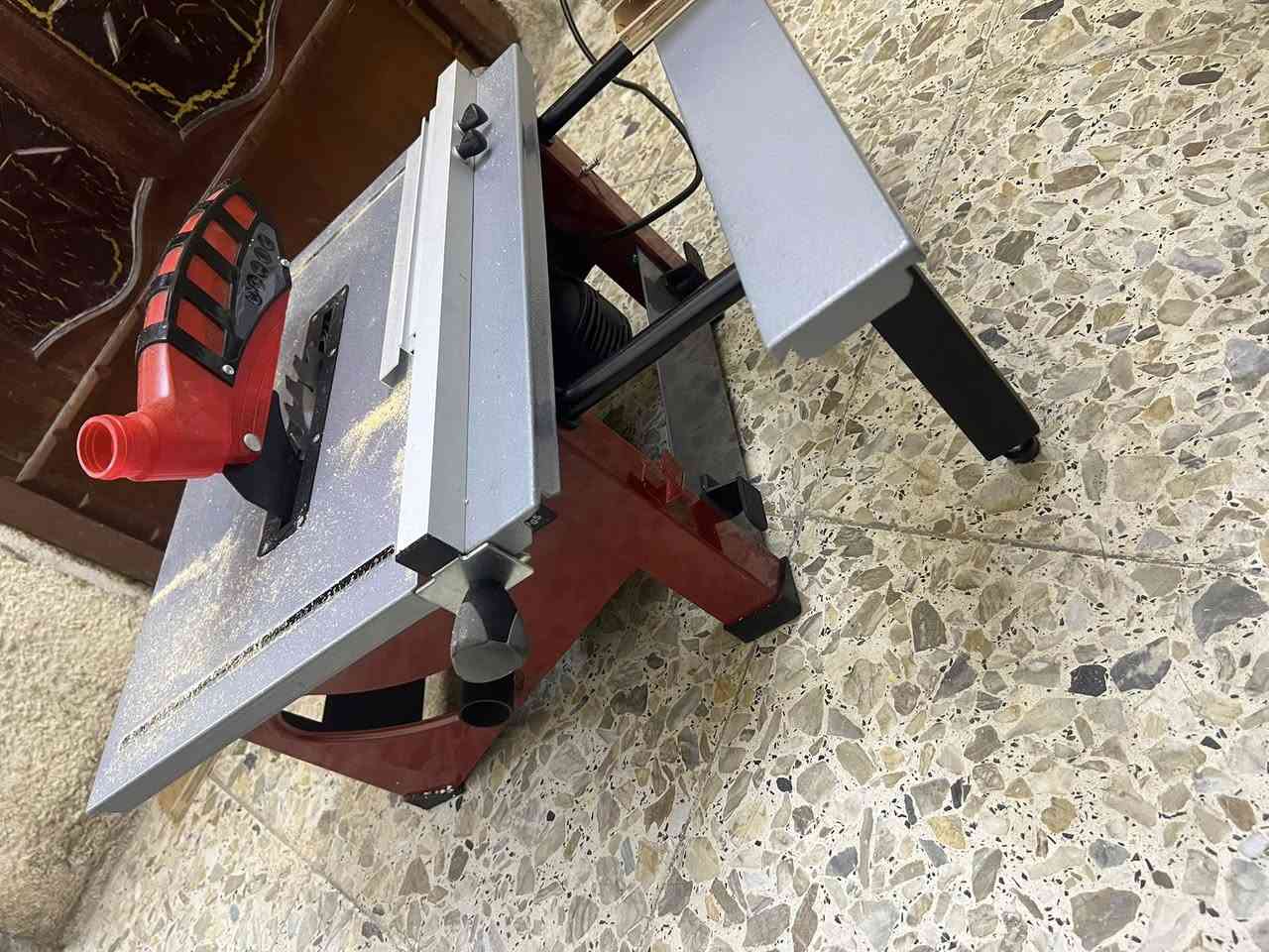 السلام عليكم منشار من ماركت انهل الالمانيه 1200واط ✅
حجم القرص 8وربع ✅

4800دوره بالدقيقه ✅

القرص يصعد وينزل ✅

ميلان 45 درجه يكص✅

حجمه 65❎52

للبيع بغداد السعر ٢٠٠ وبي مجال قليل *********** (( جديد بالكارتونه كامل ملحقاته))
