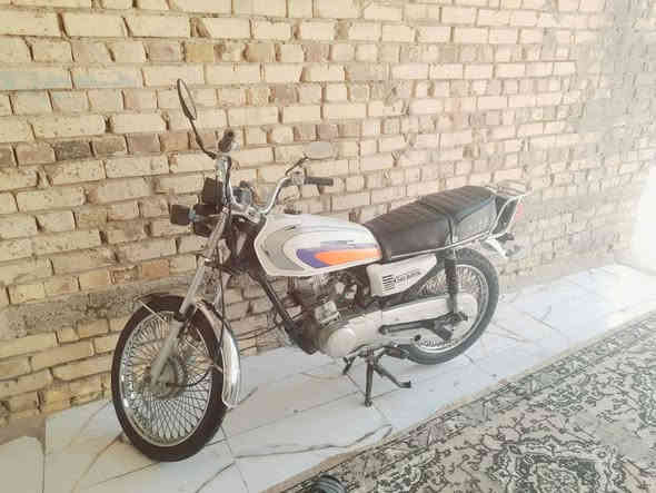 سلام عليكم دراجه للبيع محرك رابيدو وراق دراجه نضيفه وكله جديد موديل 18 ب400وخمسه وسبعين وبيه مجال لشراي ***********
