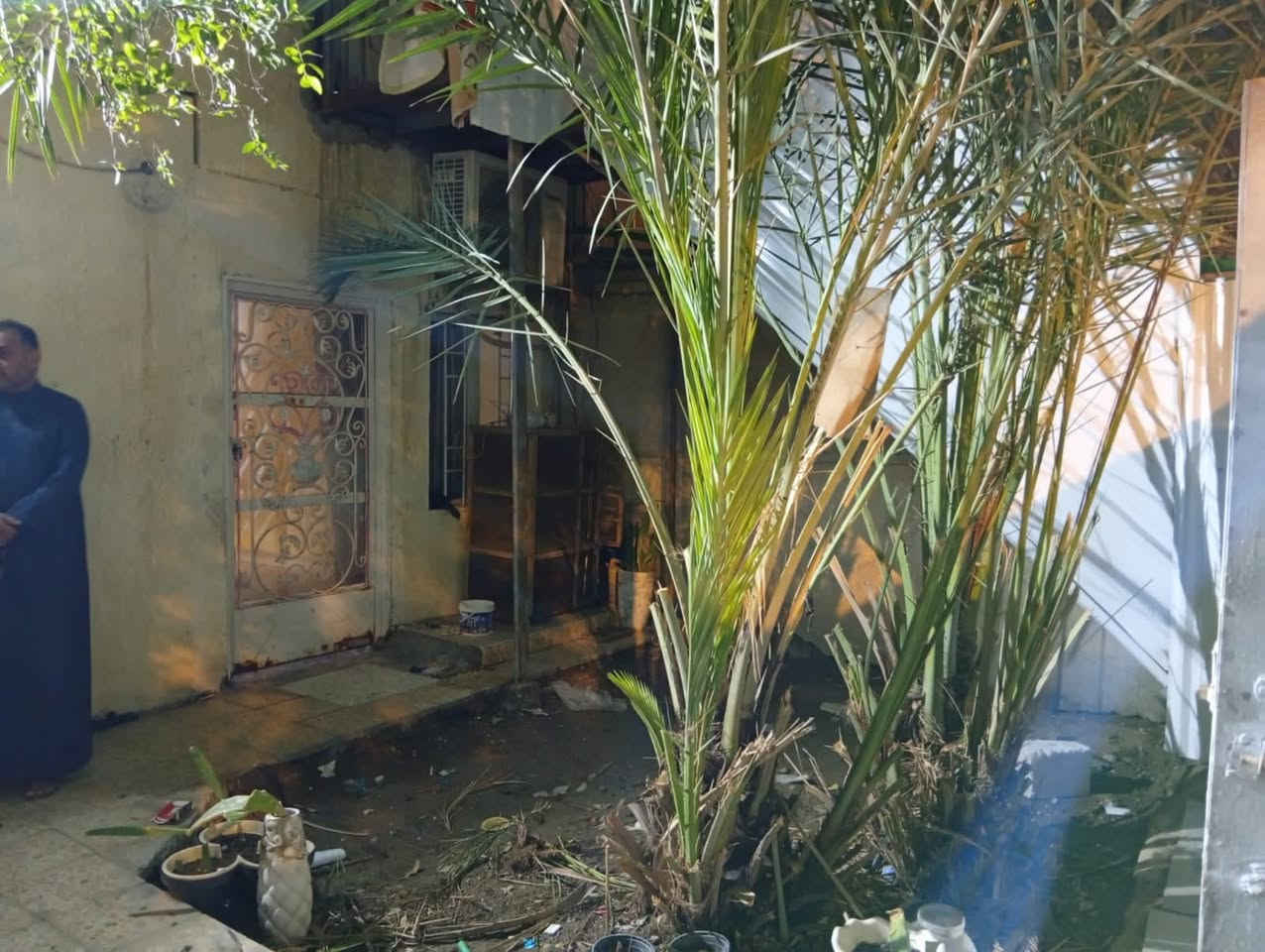 السلام عليكم 
بيت اليجار 
طابق ارضي 
جبيله الهنديه 
غرفتين وصاله واستقبال ومطبخ وصحيات 
يجاره قفل 500 
عقارات الجمهوريه 
***********
