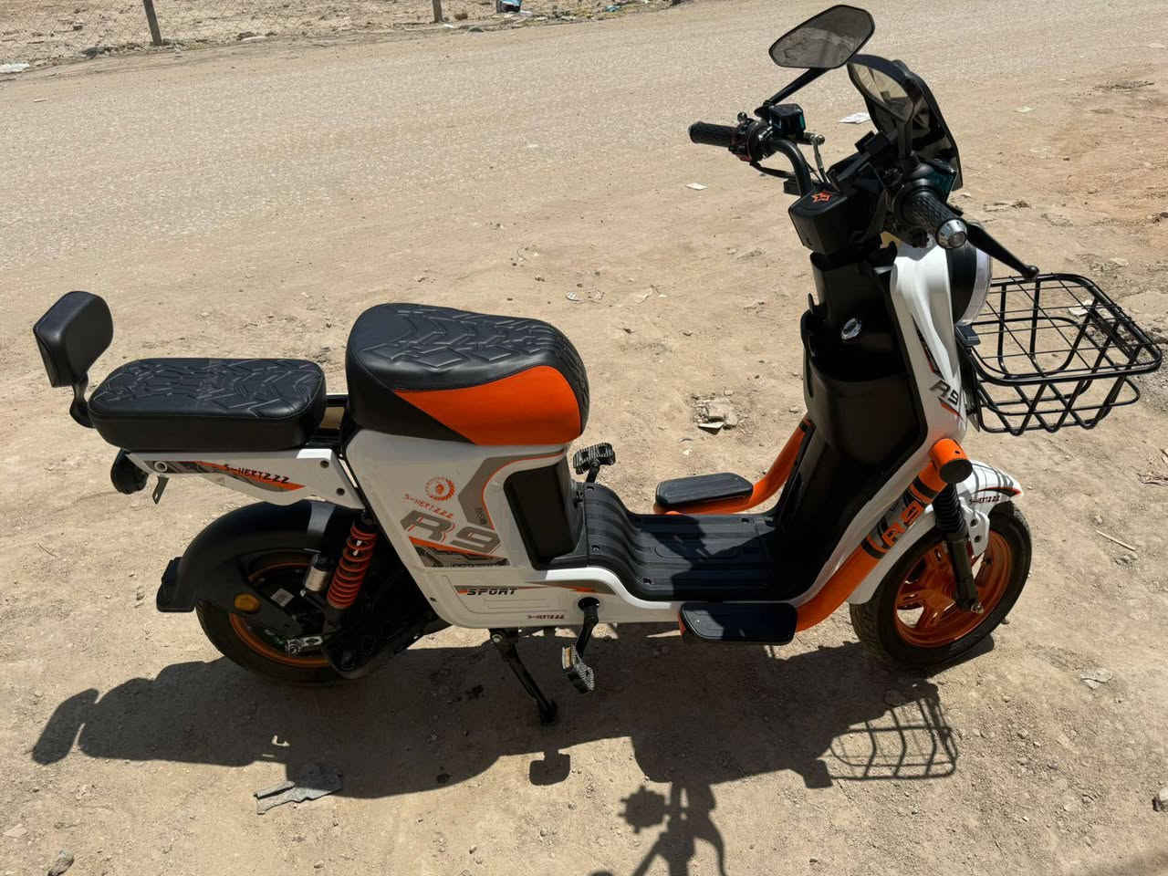 السلام عليكم
دراجه شحن R9 خمس بطاريات كبيرة ومحرك 1800واط جديدة كلياً بعدها بفترة الضمان ماشيه اقل 500كيلو متر السعر ب550ألف للتواصل: ***********

