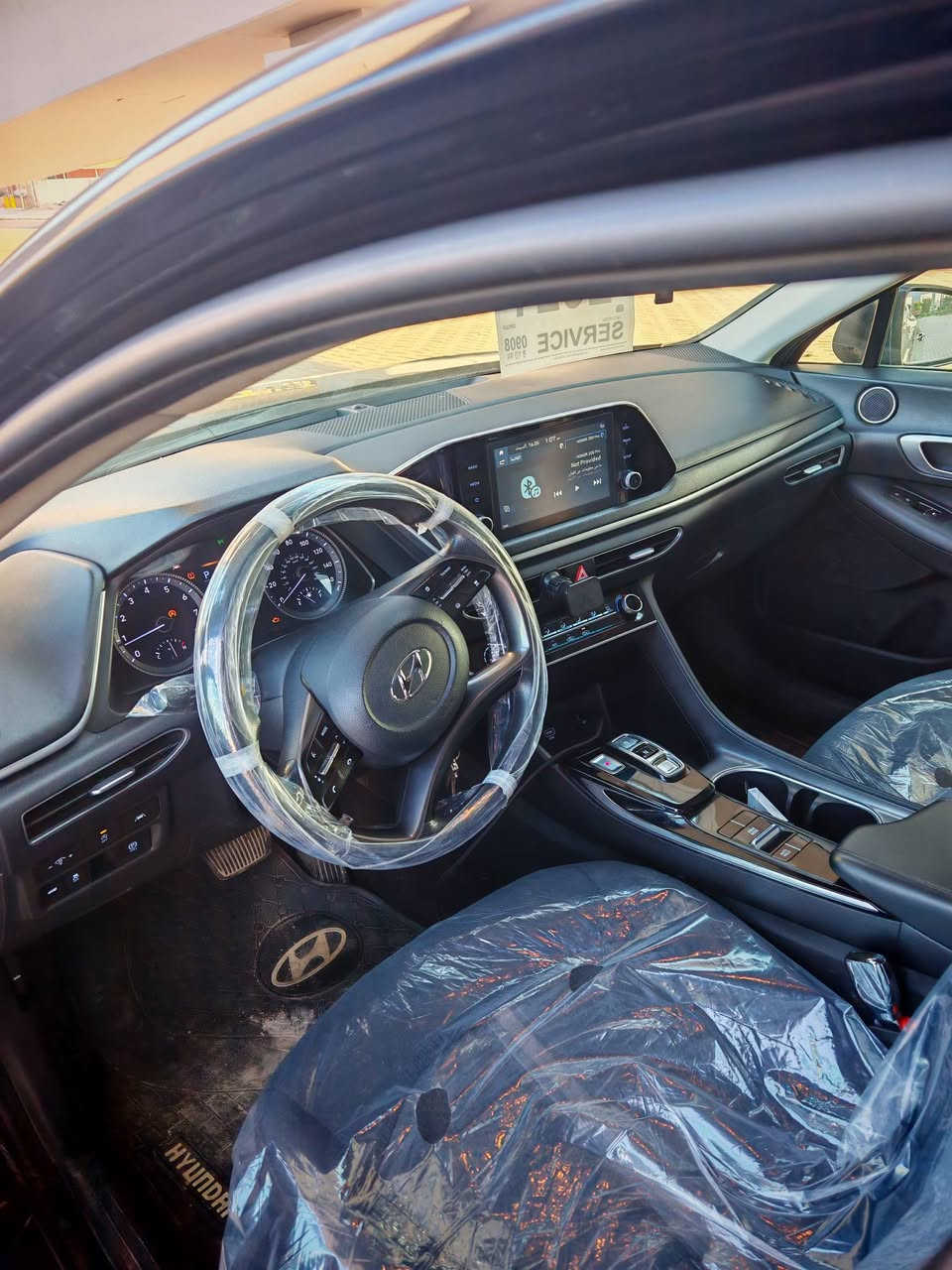 سلام عليكم ورحمة
سوناتا 2021 SE
محرك 2500 سمارت 8 نوزل
4 وضعيات قياده
2500 بدون دوانز
كير8 نمر دبل كلج
كير أزرار
شاشه اندرويد كار بلاي
كاميره خلفيه
رادار امام
سياقة ذاتية
اتو هولد
بيها مواصفات هواي
من وضع القياده تكدر تسوقها على الدوشه وتكدر تحويل على GDI
بيها جاملغ فقط امامي  بدون ارباك  شرط
السعر 165 وبيها مجال
*********** /***********
