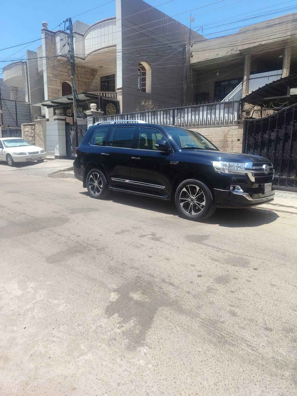 ﷽
بيع او مراوس 
‏‎سلام عليكم
لاندكروز 🔥 2020   

السياره احله من الصور بالحقيقه 

فول مواصفات 1/1 💯 :

1- فتحة 🕳️

2- بصمة 🔐

3- ماشية ٩٥  حقيقي 🧡 وقابلة لزيادة 

4- حساس خلفي وامامي 🎶🔊

5- ثلاجة 🥶

6- 2 كراسي كهرباء 

7- تشغيل عن بعد 

8- شاشات عرض 

9-كامرات 2 دوارة 

10- 8  ايرباك 

11-دفع رباعي 🎮

12- رقم اربيل 

حجم المحرك: 4000 ✅
*********** 
ملاحظة //  السيارة كفالة من جميع النواحي وشرط الفحص ✅  
السعر ٤٧٠ ورقه 
جديدة بمعنى الكلمه شرط تراي زيرو  تخم تاير حدادية تبريد جاهزة من كلشي مابيها اي نقص وبالعافية ع تكون من نصيبه
