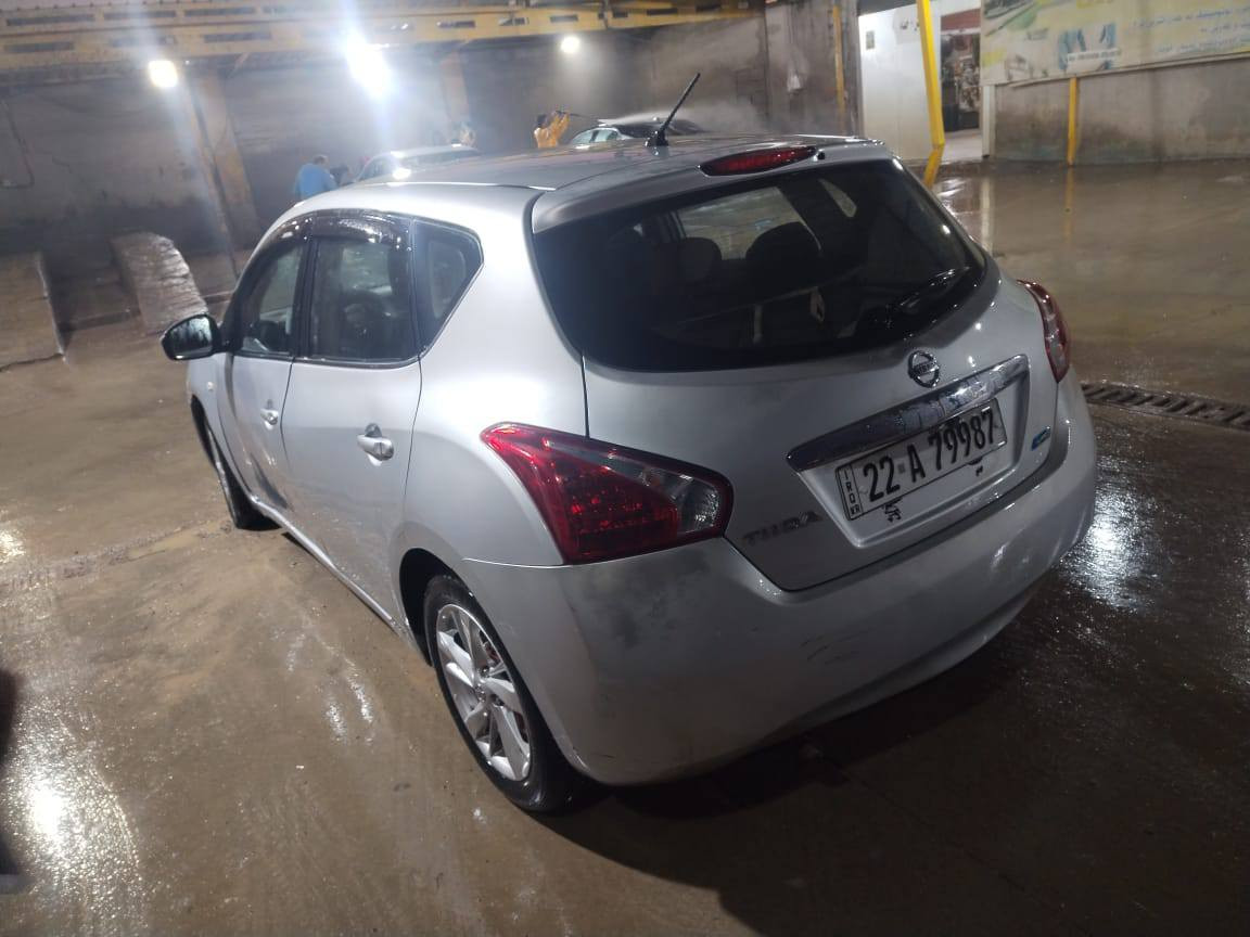 سلاو نيسان تيدة بؤ فرؤشتن مؤديل ٢٠١٤ سيارةكة كيرو مةكينةو تةبريدي بةشةرتة سيارةكة عام سبوخة بيشو بشتي زؤر جوانة جايزة تةقةو رةقةشي بةشةرت ٤ تايةو ويلي نويي لةبنة بةناوي خؤمة سةنةوي نووي برانةوة بةشةرت بؤ زانياري زياتر تلفون بكة نرخي ٨٠ مةجال *********** أربيل, العراق
