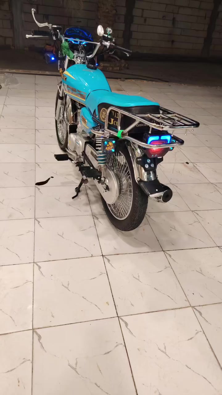 السلام عليكك دراجه تايكر موديل ٢٠٢٥
اللون سمائي الدراجه كفاله عامه 
اوراق سكنر السعر 725
***********
