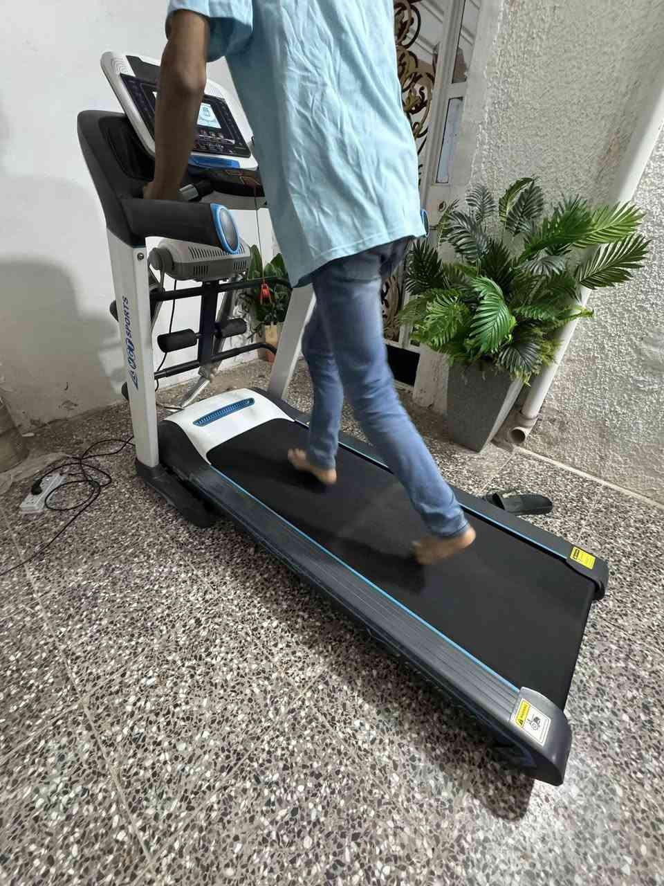 جهاز جري جديد جديد سعره500 الف ماخذي 900 الف استخدام اسبوعين بس يتحمل 180 وزن ب
جهاز جري جديد جديد سعره500 الف للبيع ماخذي 900 الف استخدام اسبوعين بس يتحمل 180 وزن بي نضام جبلي ونظام الدللكه للضهر


**إذا كنت صاحب هذا الإعلان وتريد حذفه لأي سبب، رجاءا أرسل رسالة إلى الدعم الفني**