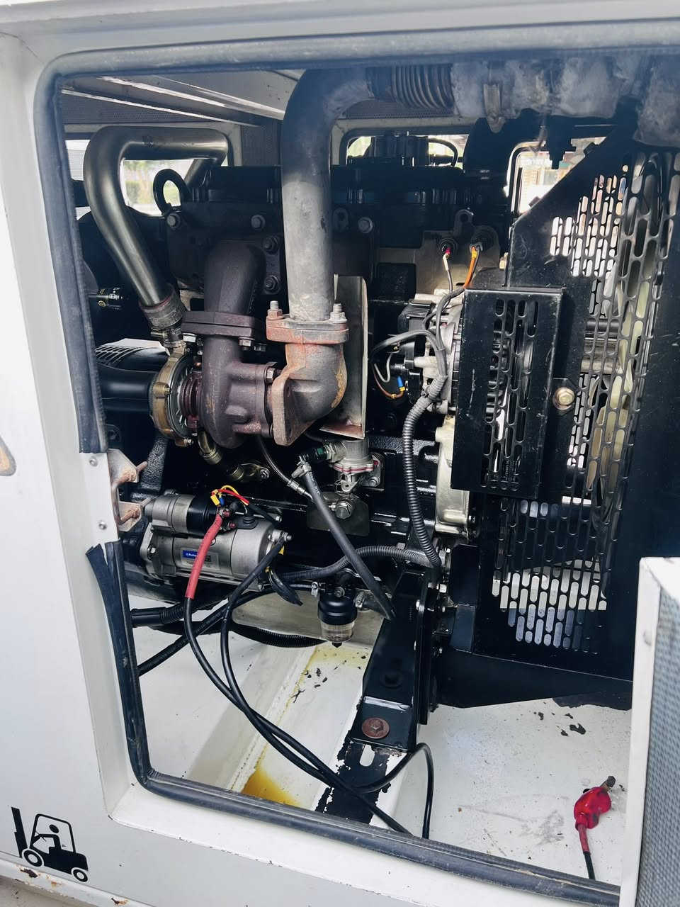 #جديدنا
نوع المحرك:بيركنز انكليزي موديل 2022
القدره:66KVA
المحرك:3بستم سوبر 
نوع الملف:لوري سومر فرنسي
عدد ساعات التشغيل:649 ساعة ⏰
كاتم  100%
مع سسستم بروتكشن كامل للحمايه ونظام اوتو Ato
 الهاتف:***********
***********
