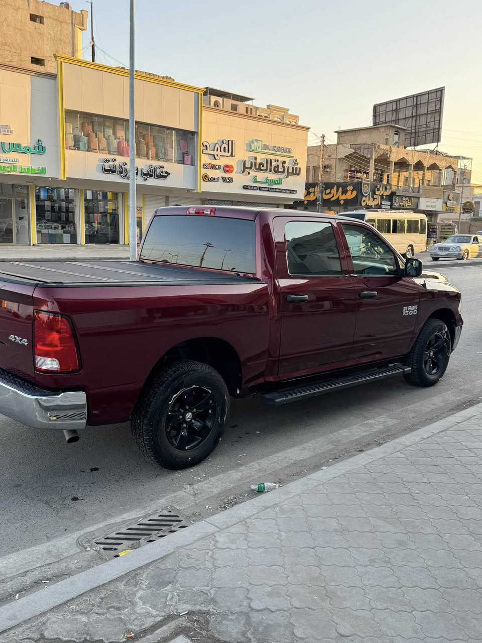 اسلام عليكم
دوح رام موديل 21
رقم اربيل
بدي قصير باب طويل
محرك 6 سلندر
فور ويل
ضرر بنيد بي تكحيل بالنص
ماشيه45 كيلو
مكان بصره 
سعر270 وبيها مجال
***********
