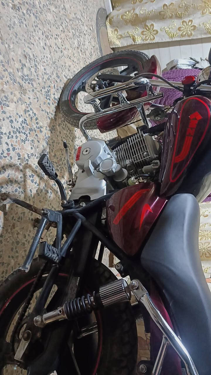 من رخصت الادمن دراجه للبيع كفاله عامه موديل 19نوع امزت حجم محرك 200ccسعر 1050بيه مجال تواصل***********مكاني دجيل
