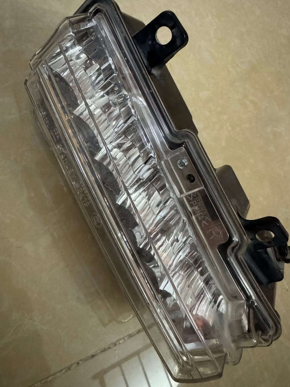 شباب حاجب باجيرو جهه يمنة اصلي وليس تجاري يرهم من ١٥ لل٢٢ فاكة من سيارتي ابيعه بسعر التجاري ب٥٠ الف مكاني بغداد الي يفيده يراسلني *********** واتساب
