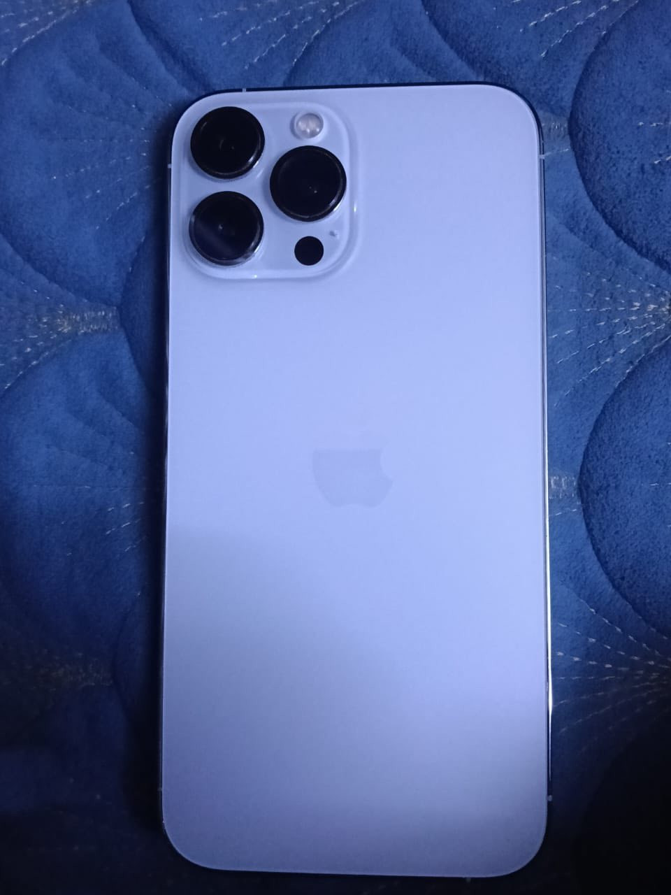 سلام عليكم 13 برو ماكس ابيض شخط ما بي ذاكره 256 بطاريه 91 بلاديه وتر بروف كلشي ما مبدل بي مكان بغداد سعر 725      ***********
