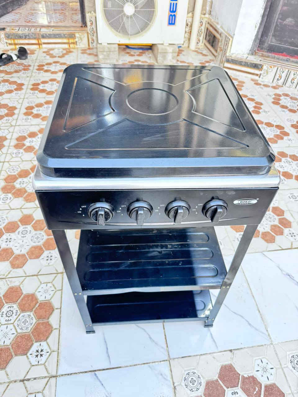 طباخ للبيع ابو ال4 عيون نظافة مثل الصورة
السعر ٥٠ الف
***********
