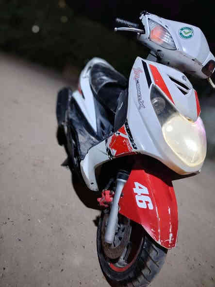 السلام عليكم دراجه سكنس مكفوله نقصه بس تريشه صفح البيع مكاني بغداد البلديات سعر (600) وبيه مجال ***********
