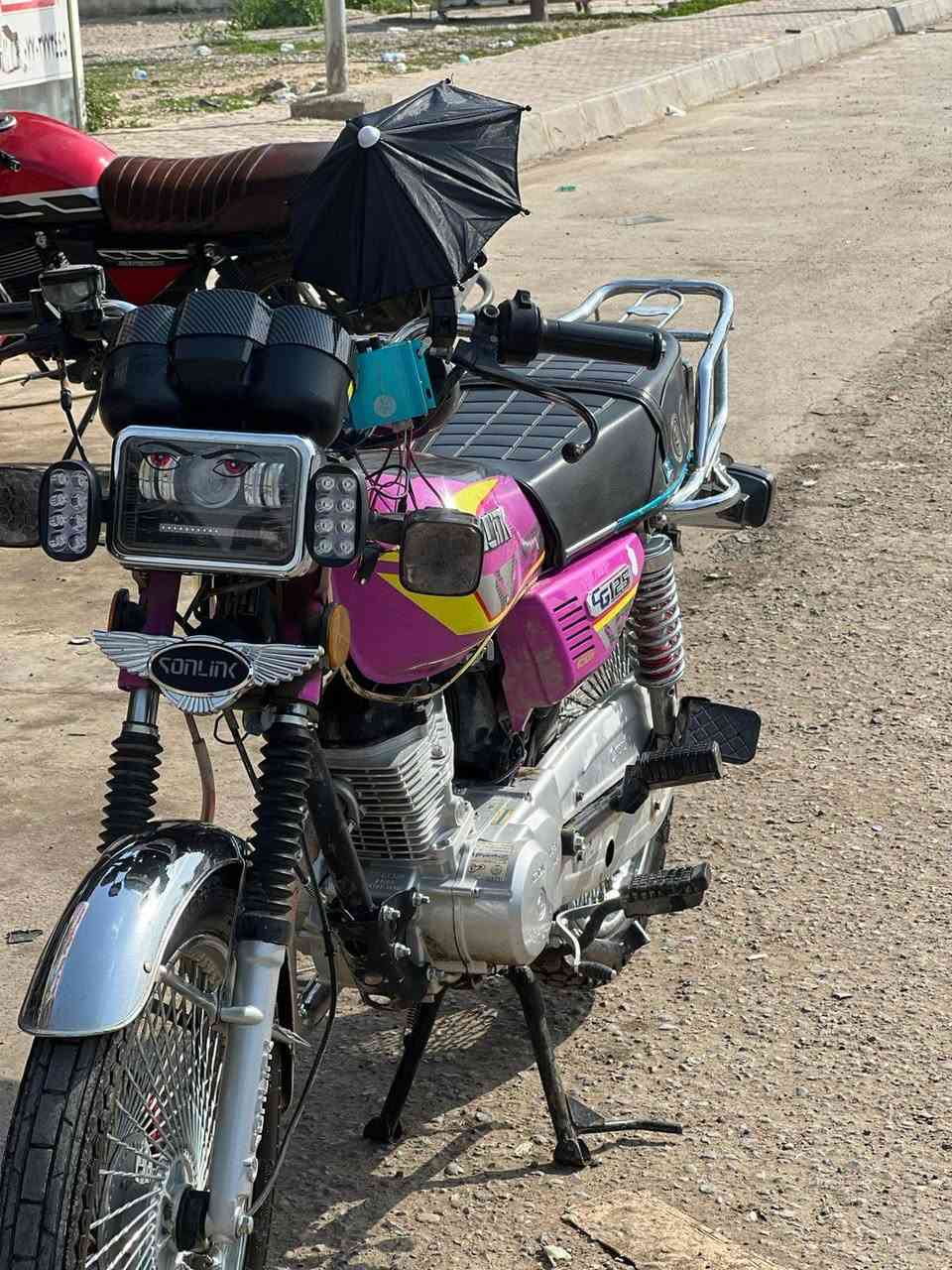 تايكر موديل ٢٥ 
شاصي ١٨ 
دراجه شرط من كلشي بيها من الطول للطول 
تحويل مباشر ثاني يوم
سعرها ١٣٠٠ وبيها مجال 
للتصال ***********
