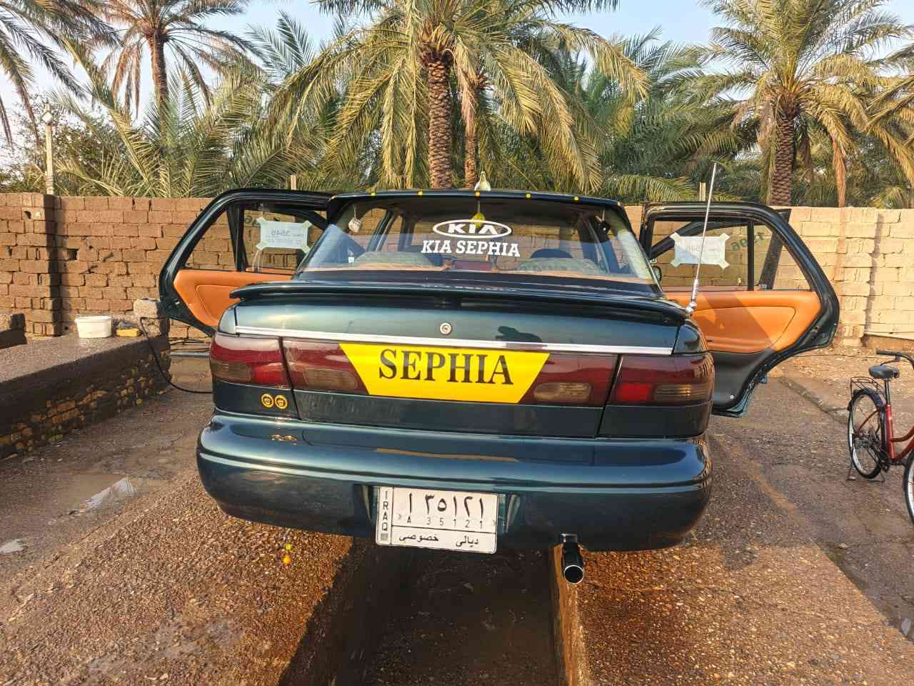 سلام عليكم الله مصلي عل محمد والي محمد سياره حلوه حله من الصوره موديل 95سنويه صاقطه صار شهر ونص بدون خياسات تحويل مباشر سياره بلدروز سعر السياره 37محرك مفتوح كير عادي هاذه رقمي  الحب يتصل ***********
