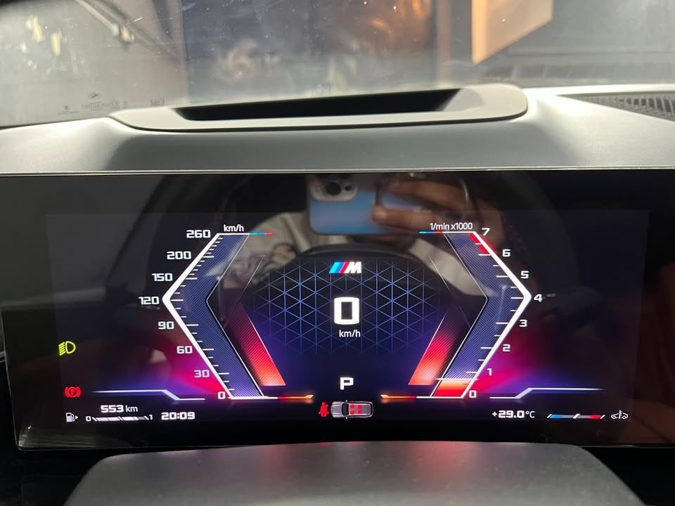 🚨 وكيل BMW X7 (2025) للبيع 🚨

▪️ 6500 كم
▪️ 4400 CC
▪️ صيانة توكيل
▪️ طبقة حماية
▪️ سقف بانوراما
▪️ فرش جلد
▪️ فابريكا بالكامل

💯 حالة ممتازة ومجهزة بالكامل

📱 للتواصل: 01050374426 القاهرة, مصر


**إذا كنت صاحب هذا الإعلان وتريد حذفه لأي سبب، رجاءا أرسل رسالة إلى الدعم الفني**