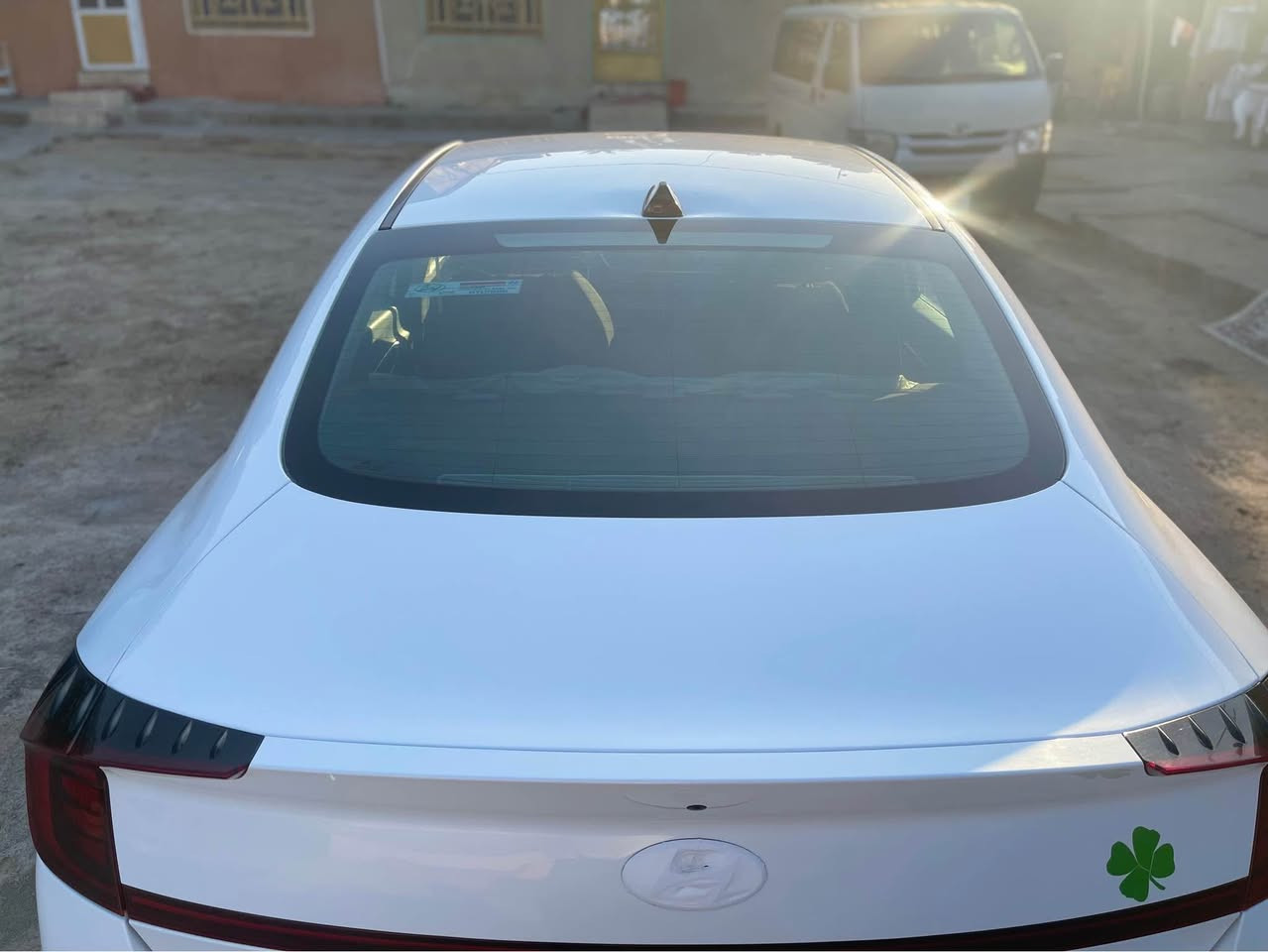 سوناتا للبيع مديل 2021 
وارد امريكي رقم بصره معوقين وكالهً عامه 
صور حادث بل منشور فقط 
حادثه بمريكا بدون ايرباك ولا دواخل 
محرك 2500 . 
مواصفات.  
كير دكم 
رادارات اماميه خلفيه جانبيه 
نقطه عمياء 
قياده ذاتيه 
دخول ذكي 
كروز مثبت سرعه 
شاشه كبيره 
هند بريك كهربائي 
لد امامي خلفي 
اشاير بل مري 
كامره دواره. 
اربعه انضمه قياده 
اوتو هولد 
تدفئه مقاعد 
السعر 155/ وبيها مجال 
مكان بصره 
رقم الهاتف // *********** البصرة, العراق
