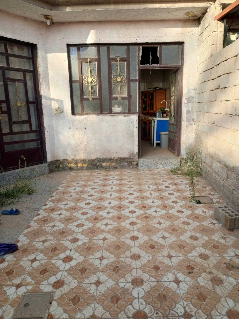 دار للبيع المساحه 150/متر طابقين 3غرف نوم 

حله ابو خستاوي شارع منصور قرب حي ضباط الثانيه 

خدمات كامله موقع حلو بناء حديث البيت فارغ استلام مباشر جاهز طابو زراعي سند 25 تحويل 

//عايز صبغ فقط ///السعر مناسب//

♦️***********♦️
