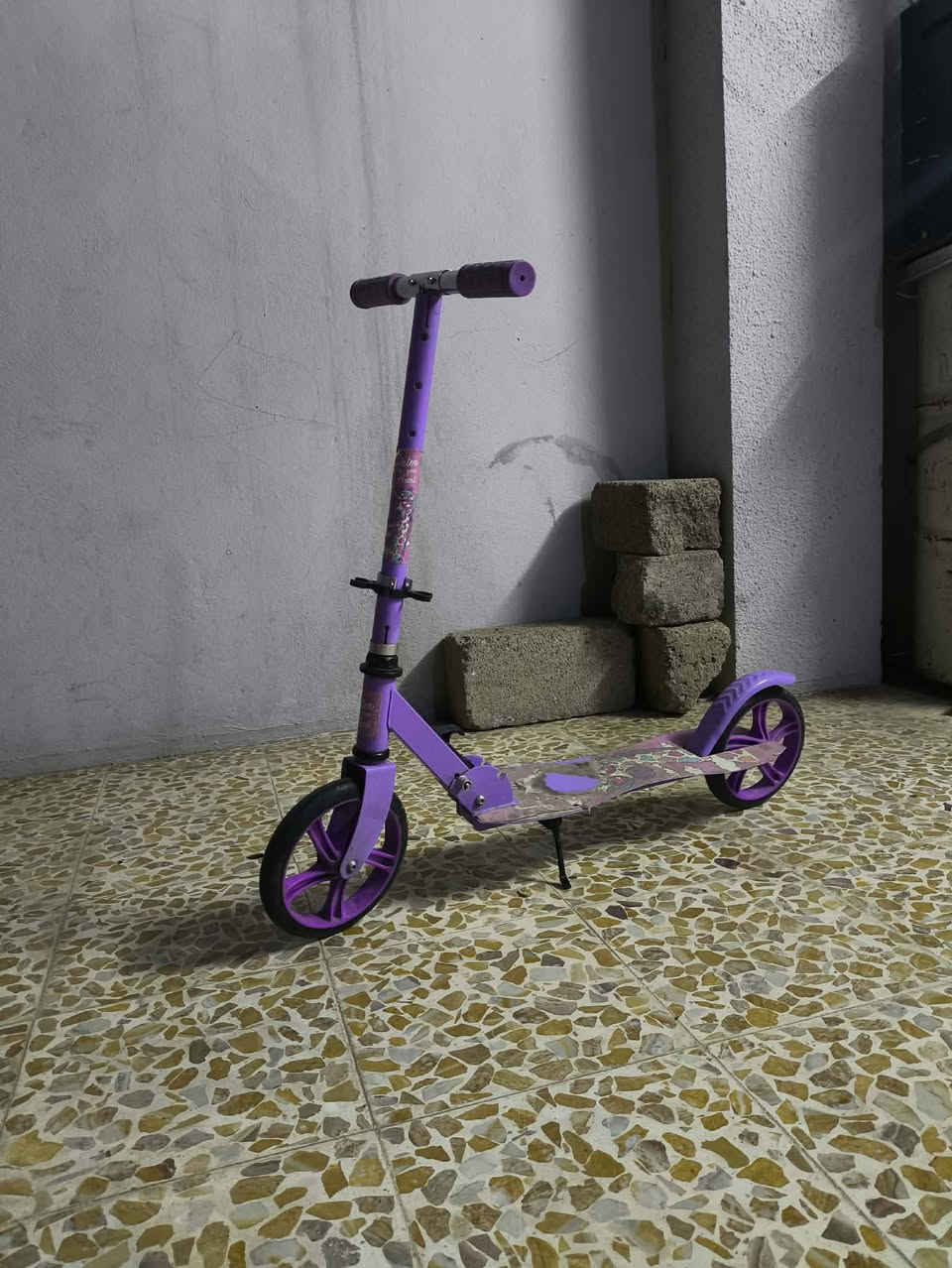 سكوتر 🛴 للبيع 25 جديد مل بيت***********
