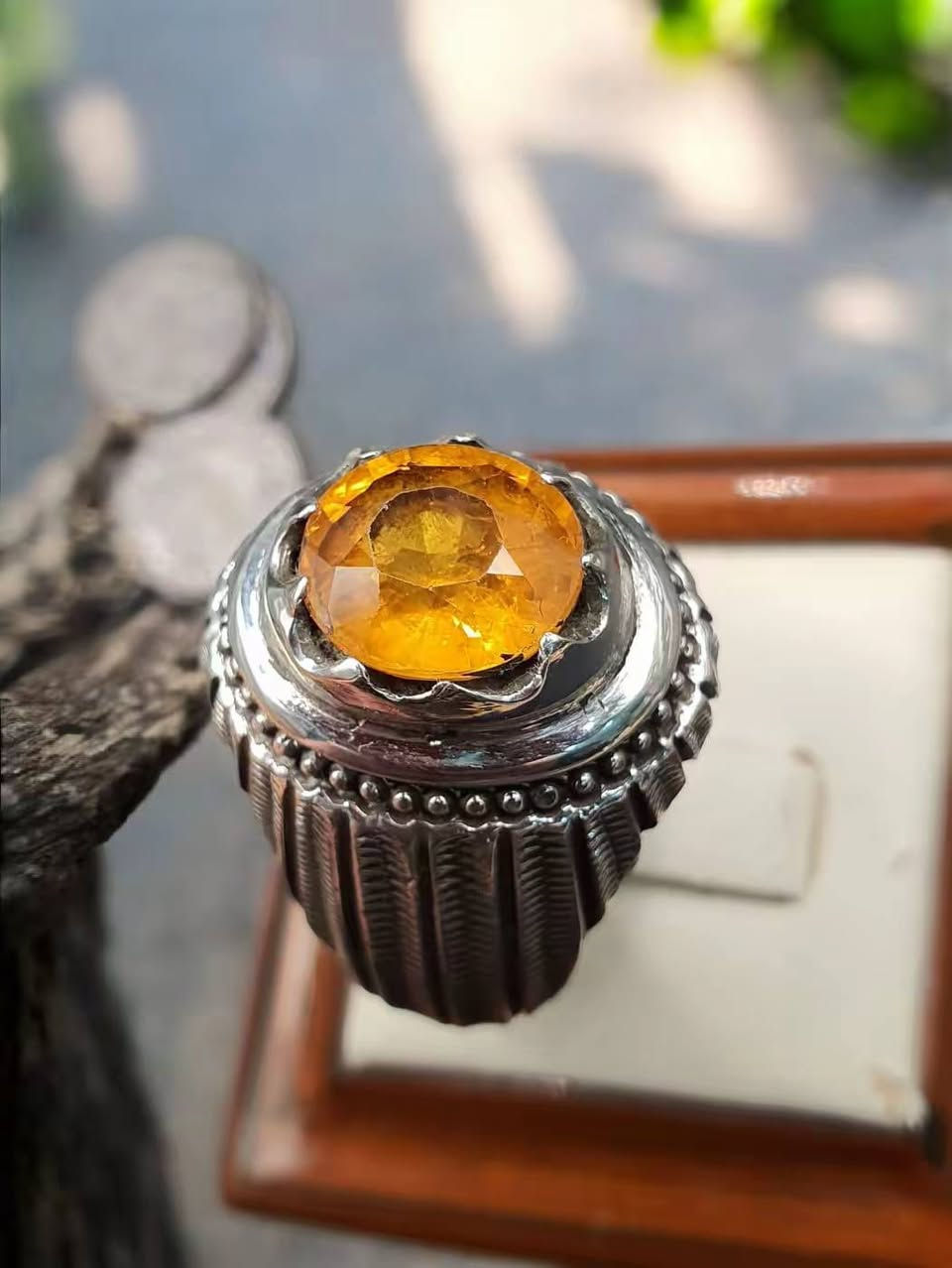 ياقوت سيرلانكي 
جوهره من روائع الياقوت السيرلانكي الطبيعي بوزن 4 قيراط 
مع صياغه يدويه فضه بالكامل بوزن 39 غرام 
قياس الخاتم 23

المهتم خاص


**إذا كنت صاحب هذا الإعلان وتريد حذفه لأي سبب، رجاءا أرسل رسالة إلى الدعم الفني**