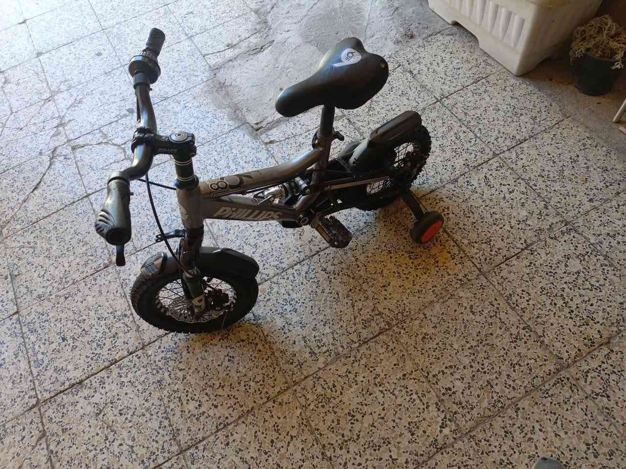 ***********
بايسكل نضيف جدا للبيع
