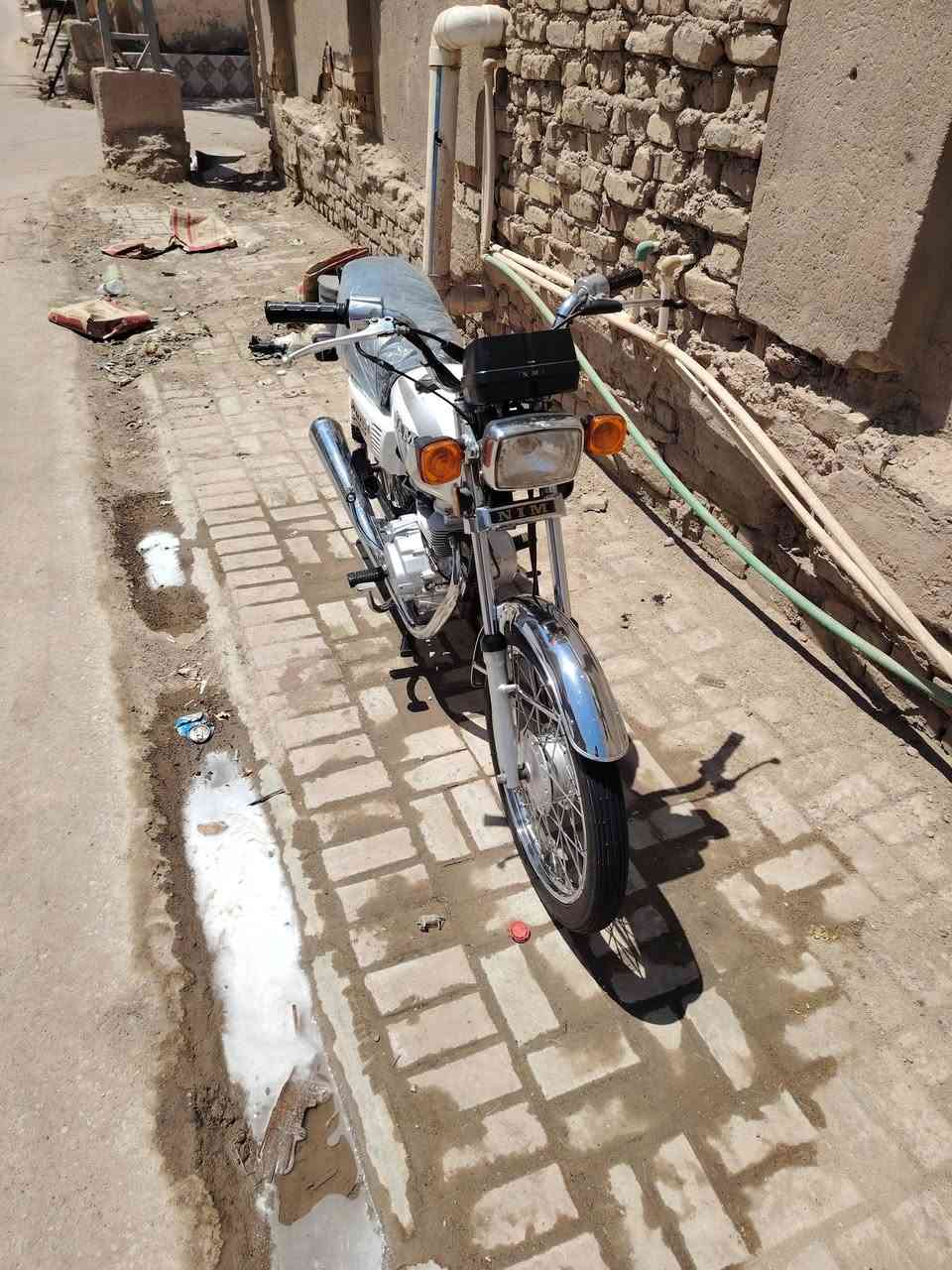 نامه 22رقم للبيع الدراجه نضيه شغال كله والسوبايه موجوده السعر 1100وبيها مجال المكان الديوانيه حي العسكري الموشراي لايتعبني رقم ***********
