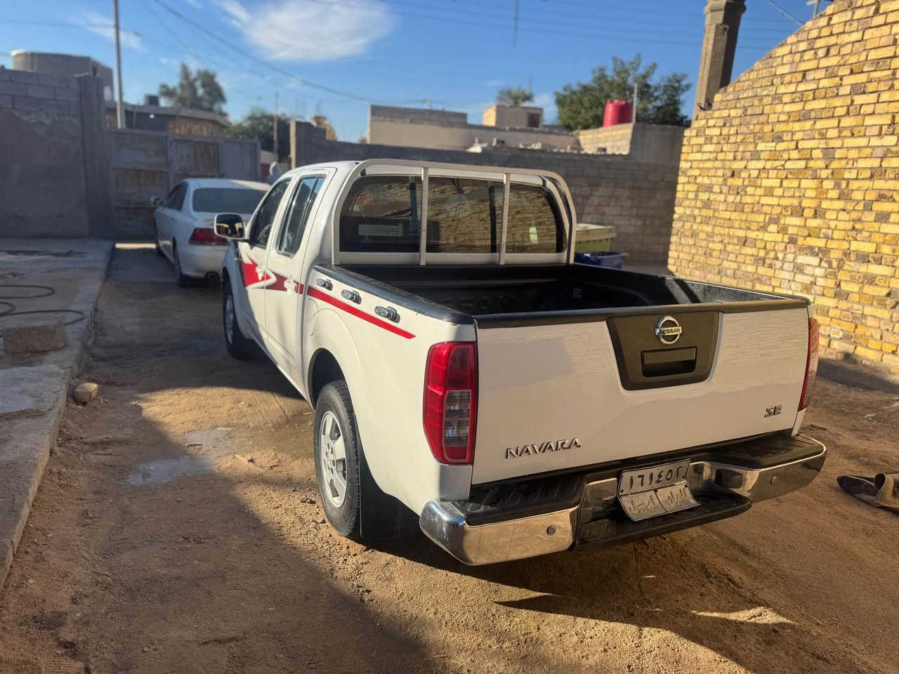 سلام عليكم 
نيسان نيفاره 2013
سياره حلوه جديده 
جاهزه من كل نواحي 
سعر 107
عنوان بصره كرمه علي 
تصال 
***********
وتساب
*********** البصرة, العراق
