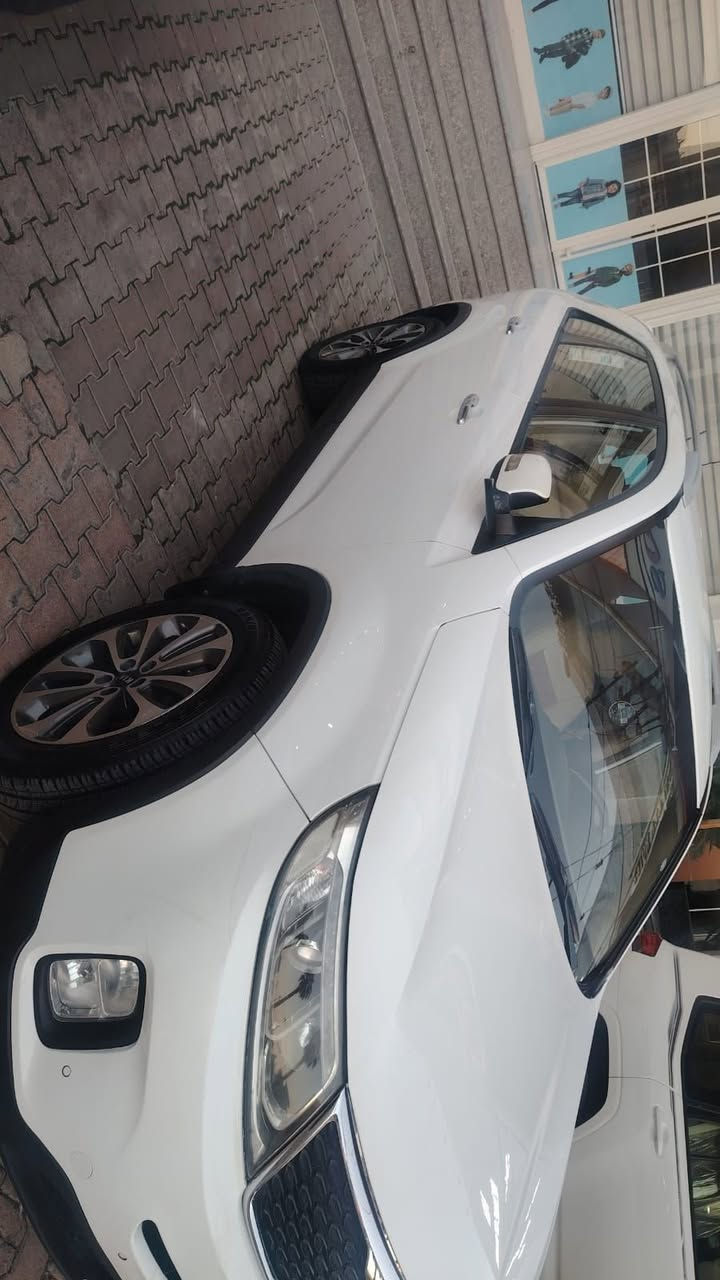 سورنتو خليجي 2013 شكل ل14 
رقم شمالي تحويل ثاني يوم 
كفاله عامه
ماشيه 170
4 سلندر 
7 راكب 
فول مواصفات عدا البانوراما 
محرك كير كفاله
السياره جاهزه من كلشي 

السعر ١٦٥ وبيها مجال 
***********
