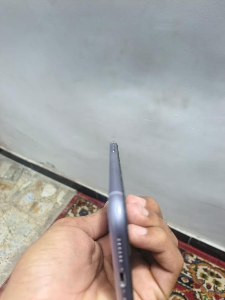 سلام عليكم ايفون 11عادي الجهاز نضافه خير من الله كلشي مابي بس فيس ايدي عطلان أنطيني سعر وخذه الواتساب ***********
