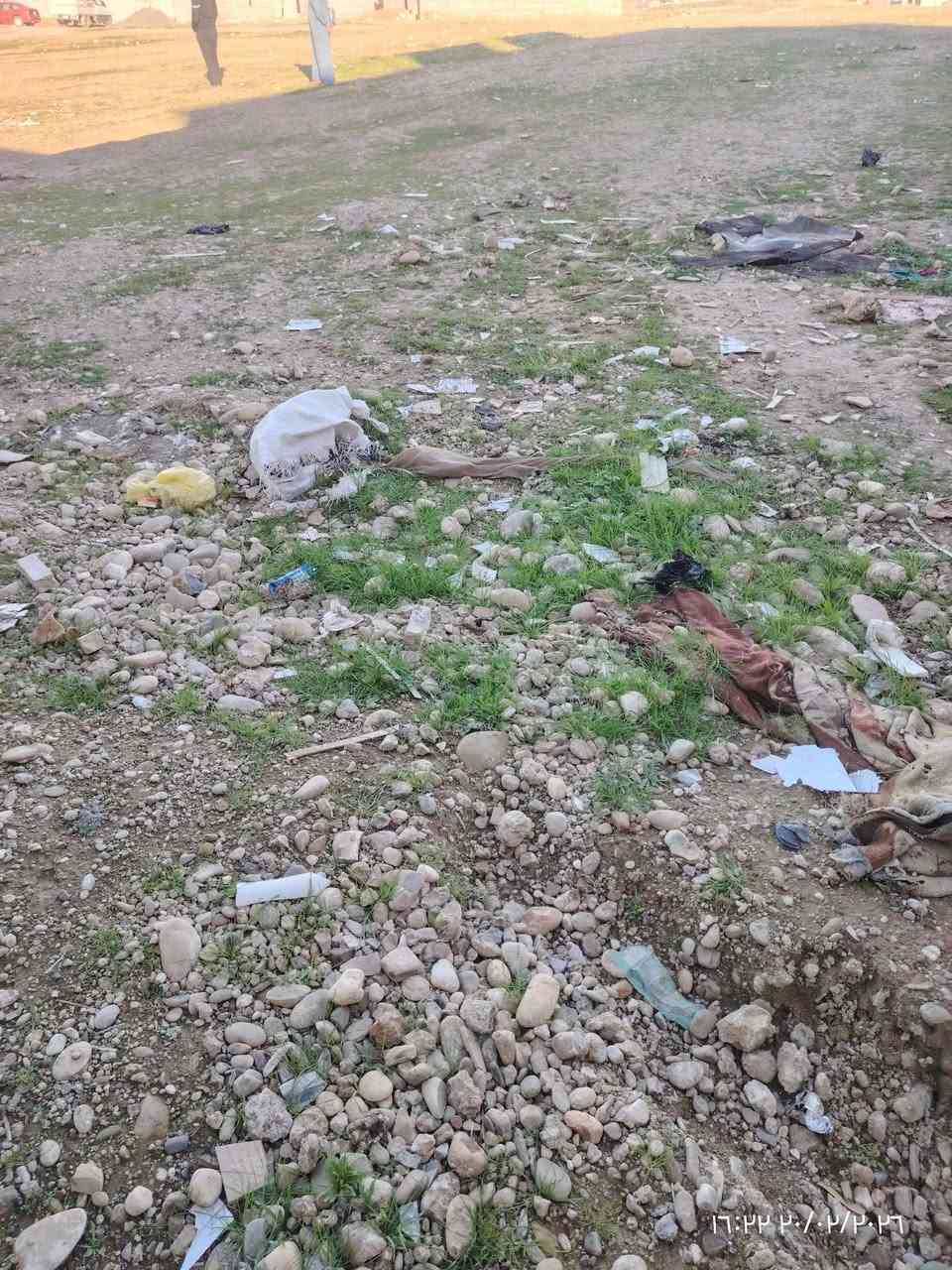 ارض للبيع
القوسيات/ الملايين الثالثه
قرب الجسرالسادس يبعد عنه 200 /متر
المساحه /175/مربع 
العرض 12/ونص النزال 14 /
مقاطعه 35 / رشيديه
السعر15 / وبيها مجال للطيبين
رقم الموبايل ***********
