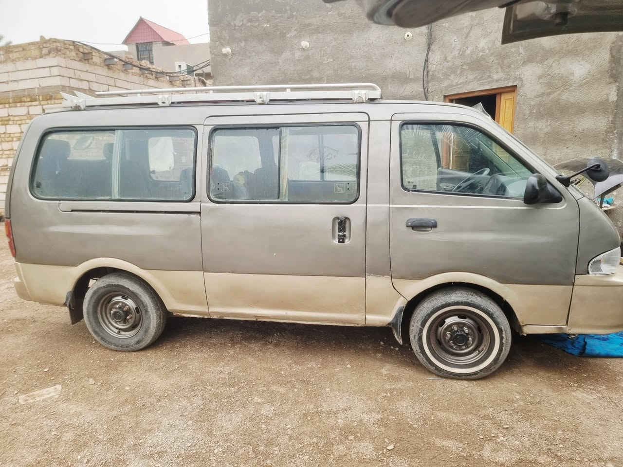 سلام عليكم للبيع كيا بريجو موديل ٢٠٠١ مكينه ٣٠٠٠ سوبر شواصي ٣ مكفولات ١ مصلح الخلفي سياره مصبوغه عام كهربائيات شغاله الاستفسار *********** سعر ٥٨ وبيها مجال
