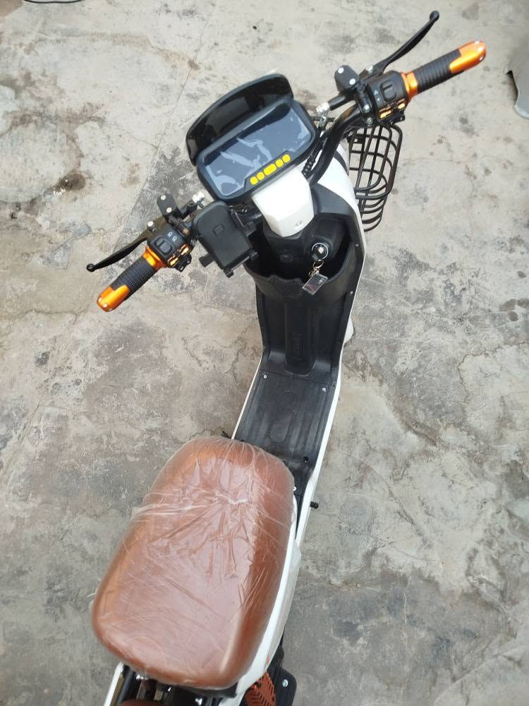 دراجه شحن R9 جديده قبل اسبوع اشتريته 
ما مستعمله بعدهي بلجيس 
يجي وياه خوذه ونظاره

لسعر 550 الف وبيه مجال 

العنوان الموفقيه 
الهاتف :*********** البصرة, العراق
