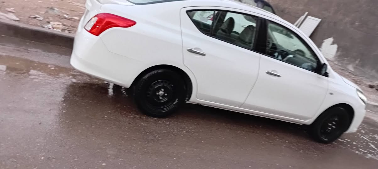 نيسان سني هندي مومصري ام البليته الزركه ضمان شركه السور مكفوله موديل 2024 رقم بغداد انكليزي مكاني بغداد زعفرانيه ماشيه ١٧ الف السعر ١٣٦ بيه مجال ***********
