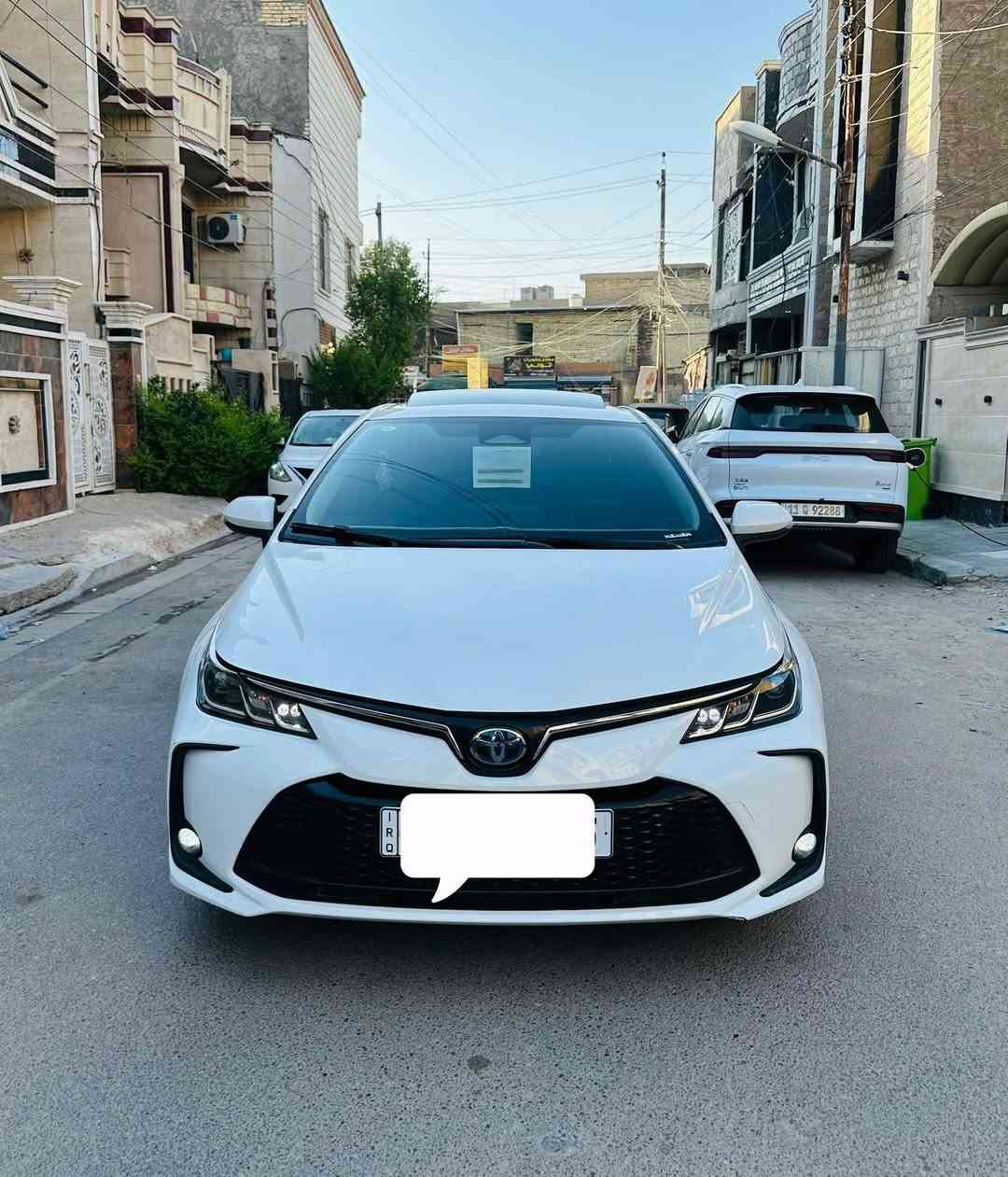 السلام عليكم للبيع كورلا هايبرد 2024 شكل الخليجي سياره اخت زيرو ماشيه 22الف فقط داخل لونين احمر واسود رقم بغداد بسمي فول مواصفات  شوفت عينك كفاله عامه بيها رصعات بل قماره اثر حالوب ما مبينات اله تنتبه فقط عارضها ب 98 وبيها مجال لان اريد عندي عملية اضطرارية  مكاني بغداد الكرخ مكلف بل نشر للاستفسار ***********.
