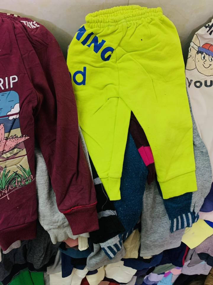 السلام عليكم بجايم من عمر سنة الى ٧ سنوات يوجد كميات كبيرة الي يدور شي يسترزق منه سعر البجامة ٥٠٠ دينار الاتصال (واتساب فقط)
***********
