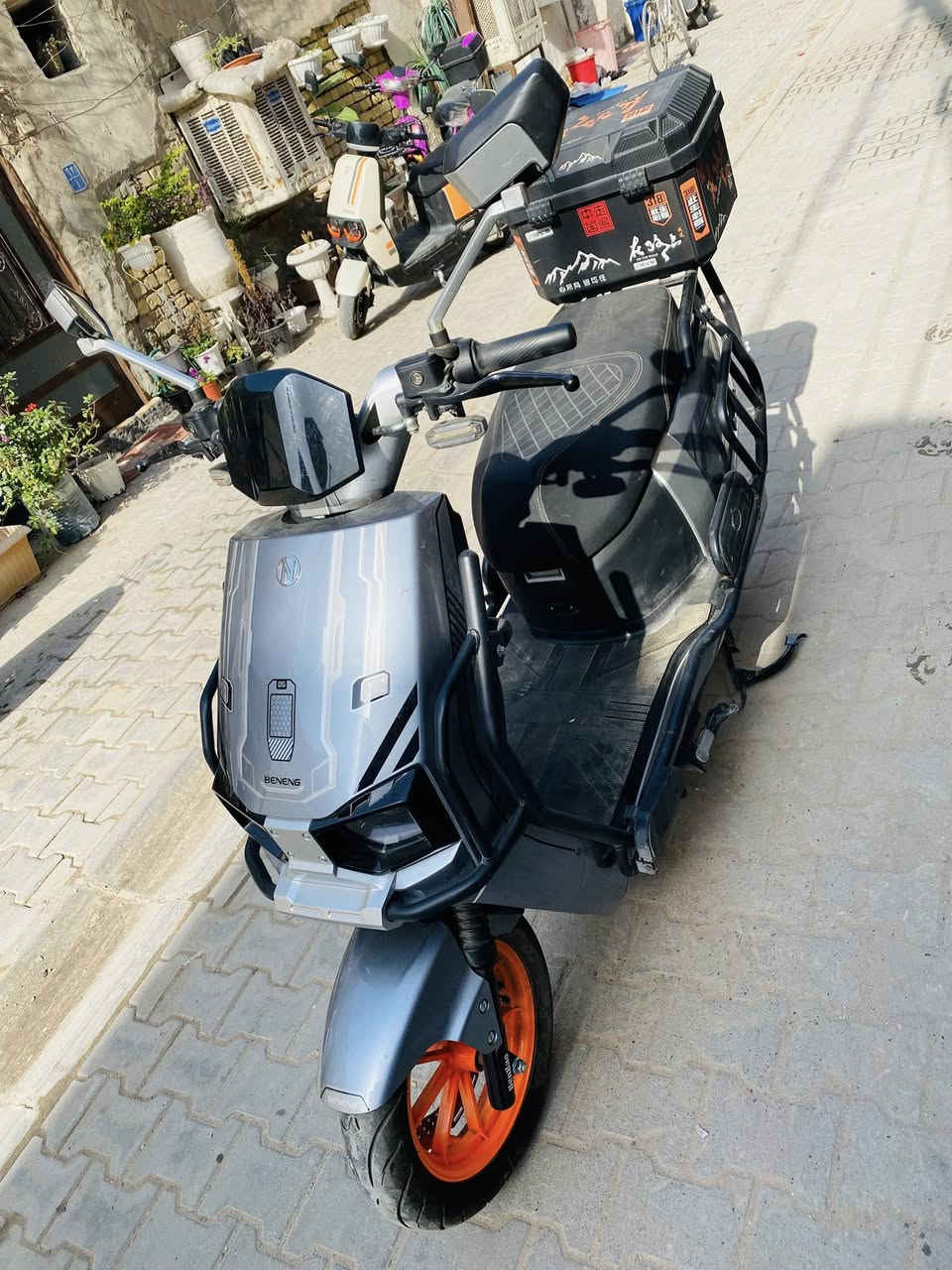 السلام عليكم للبيع دراجه شحن نظيفه استخدم قليل الاستفسار ***********
