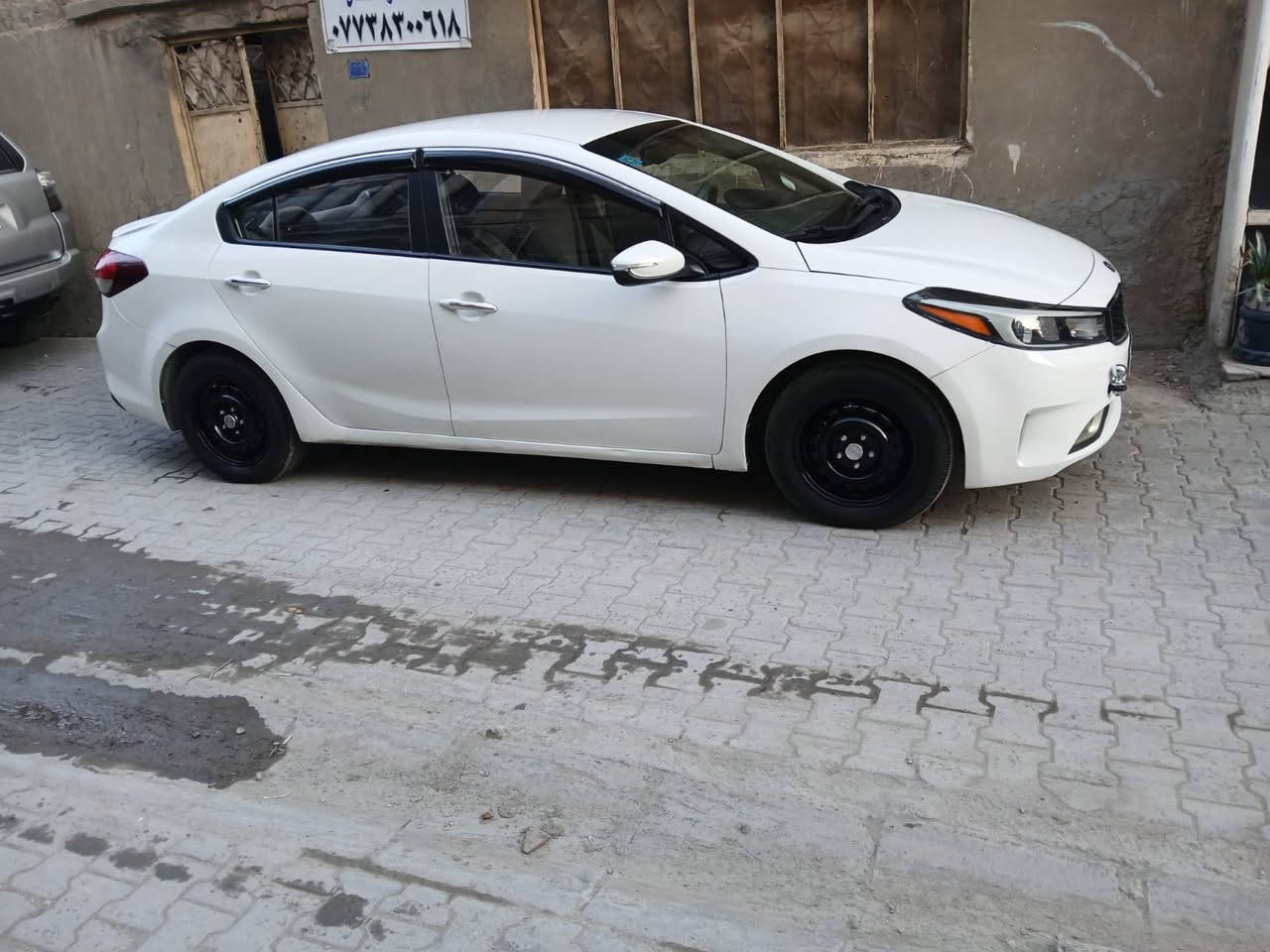 من رخصه الادمن كيا سيراتو 2018 سياره جاهزه من كلشي ***********
