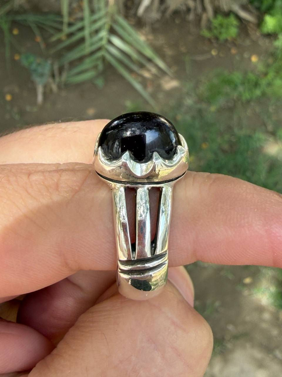 عقيق يماني شفة العبد
جراخه قديمه 
صياغة يدوي 
قياس من 20الى 21..


**إذا كنت صاحب هذا الإعلان وتريد حذفه لأي سبب، رجاءا أرسل رسالة إلى الدعم الفني**