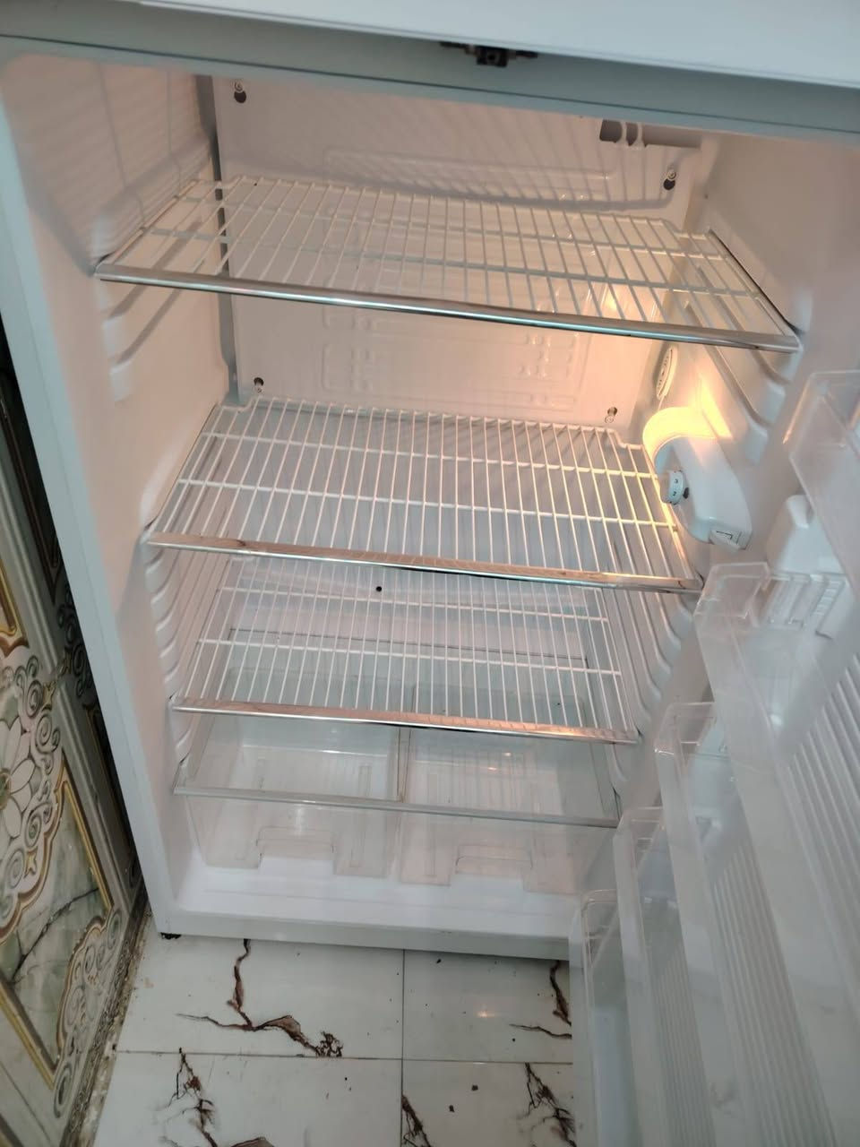 سلام عليكم ورحمة الله غراض للبيع استخدام شهر التفاصيل داخل الصوره للاتصال على الرقم ***********
