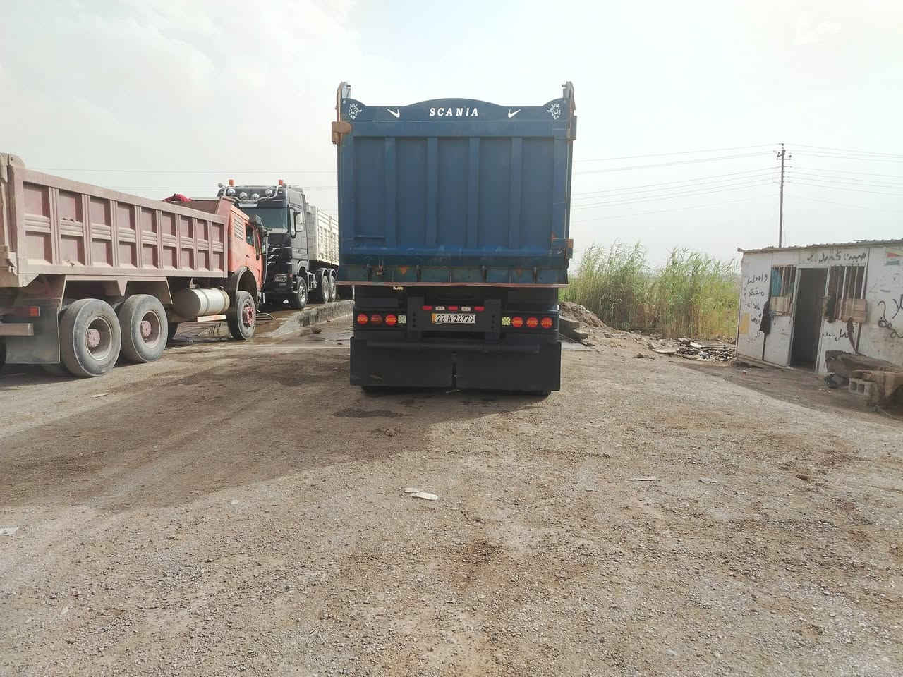 سلام عليكم سكانيه للبيع موديل ٢٠٠٥ مربوطه مجموعه جبليه كير ٩٠٠ تخم تاير جاهزه العمل الاستفسار رقم مبايل***********؛/ ٠ ٠٧٧١٠٥٩٦٩٩
