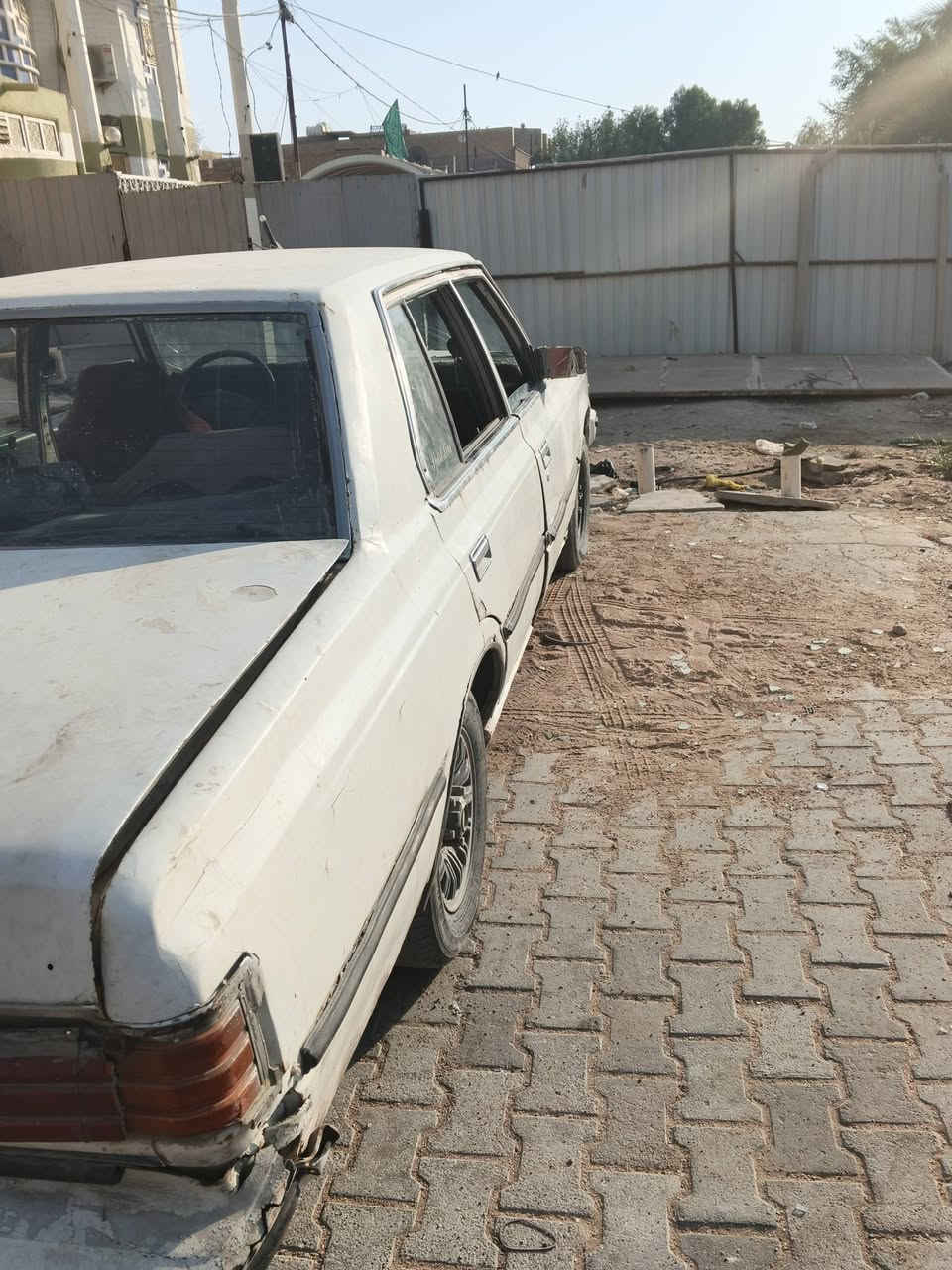 سلام عليكم سياره سوبر للبيع موديل 83 رقم مثنه ألماني بدون رعي مكينة ثنين ونص السعر 13 وبيه مجال بسيط العنوان نجف حي الشرطة الرقم ***********
