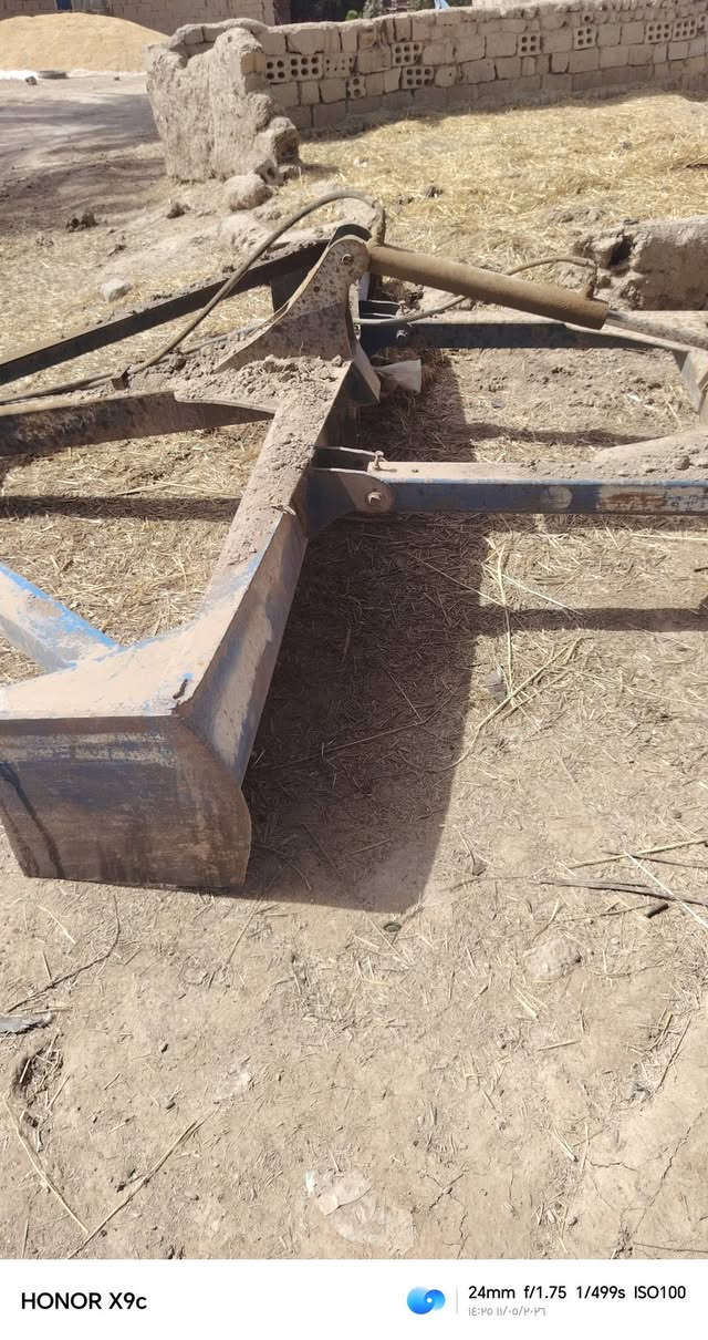 سلام عليكم معدلاان ثلاث أمتار البيع حداده حامد ابو الخميسيه نضيف حديده ثقيل ***********
